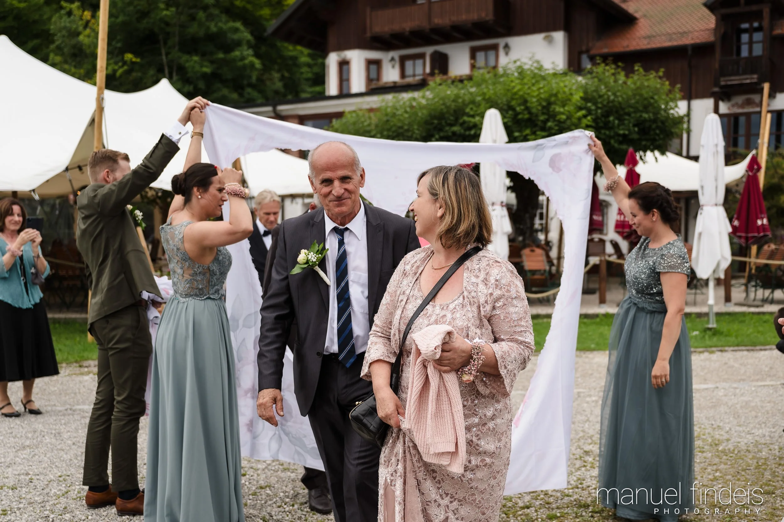 0596_Hochzeit-AuJ_www.manuelfindeis.com.jpg