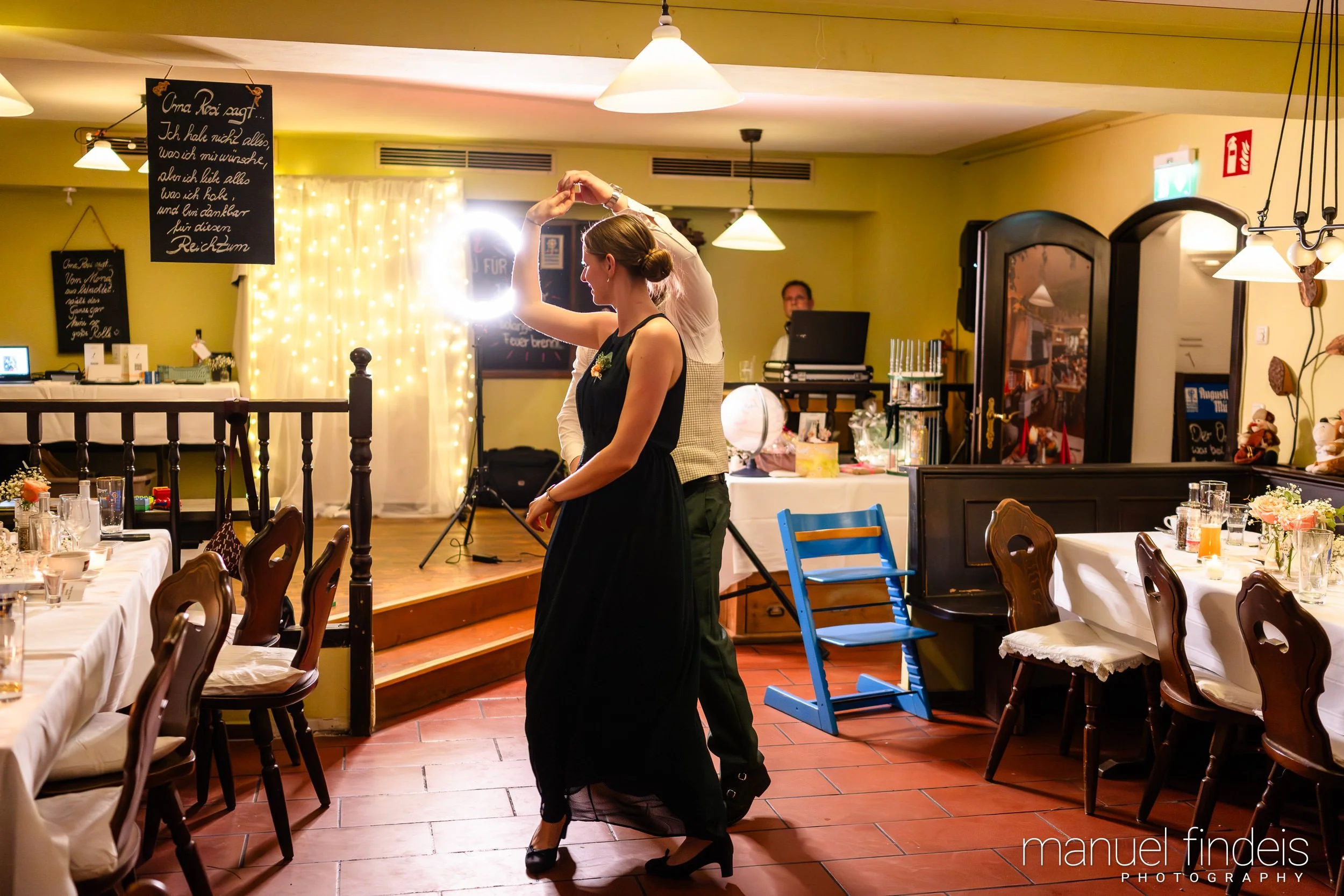 1078_Hochzeit_VuA_www.manuelfindeis.com.jpg