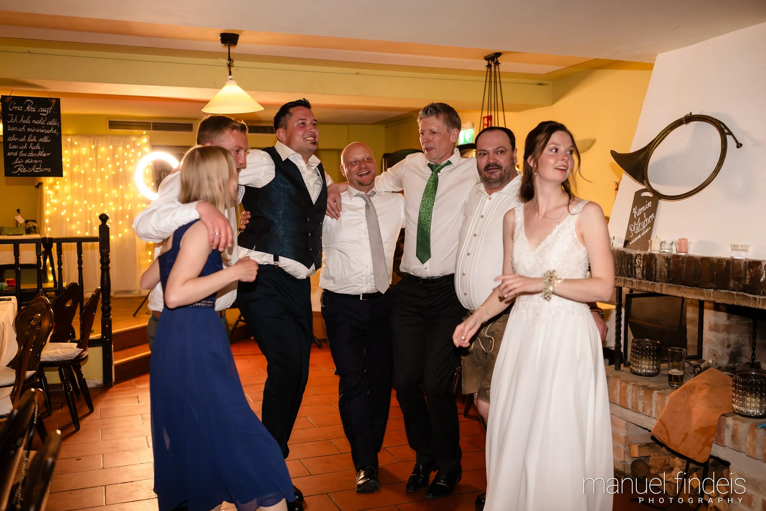 1119_Hochzeit_VuA_www.manuelfindeis.com.jpg