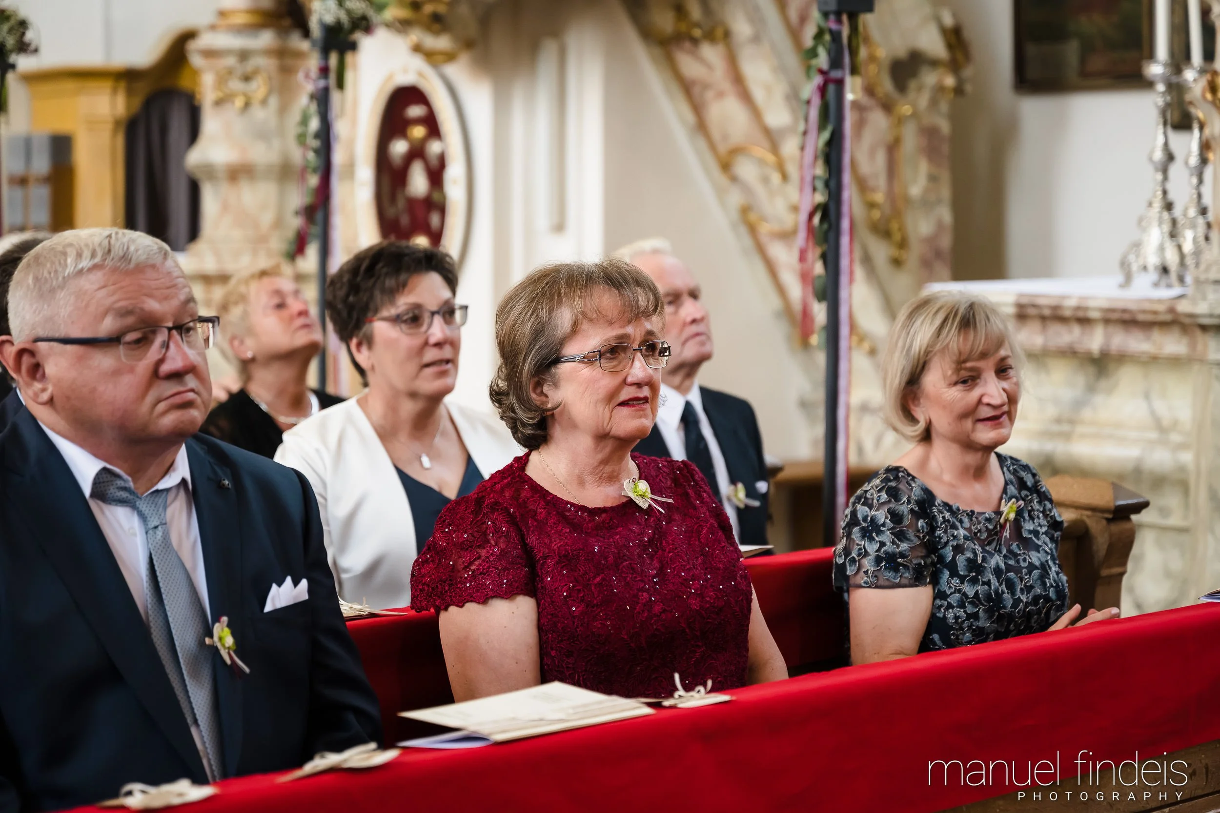 0242_Hochzeit-MuR-Kirche_www.manuelfindeis.com.jpg
