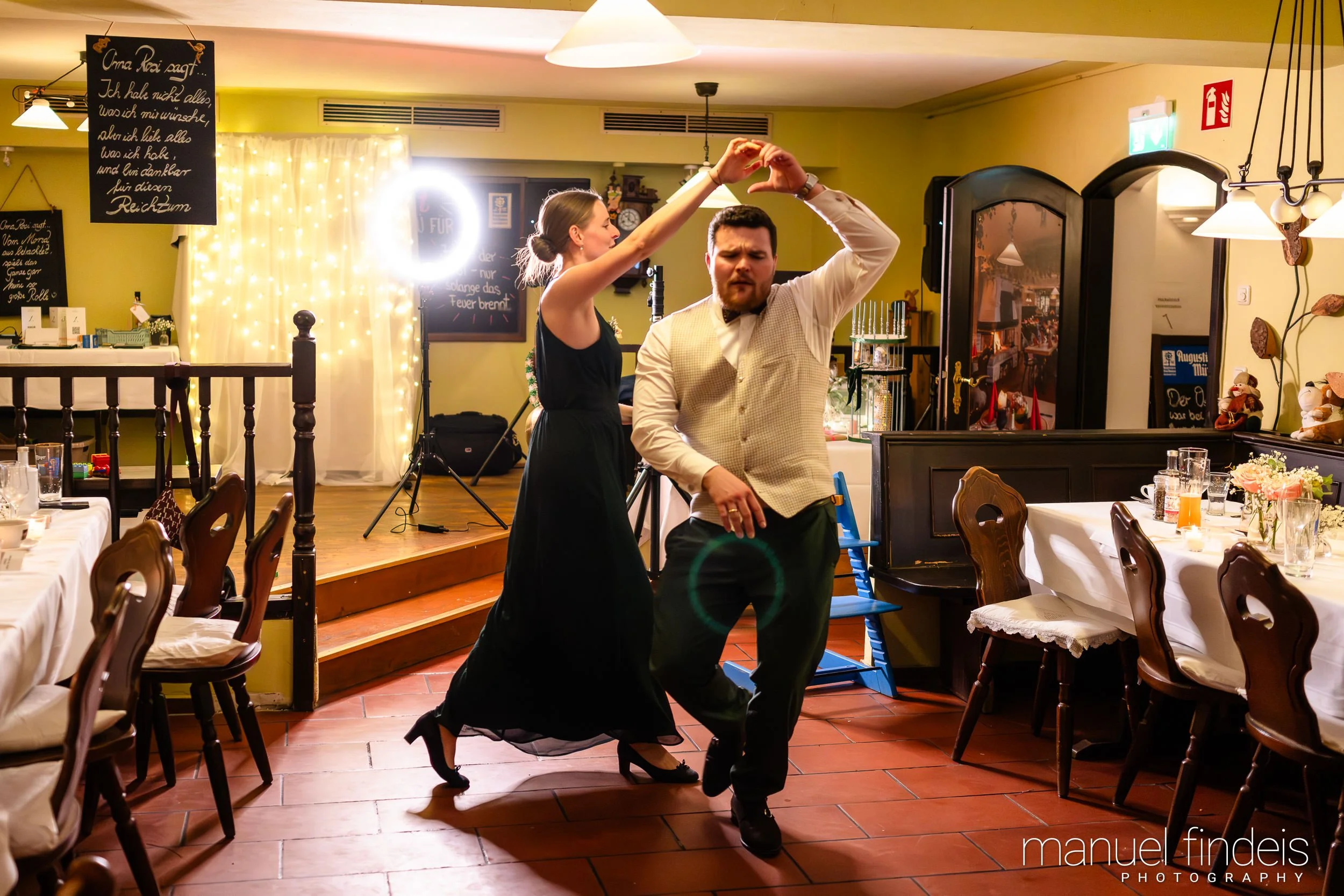 1081_Hochzeit_VuA_www.manuelfindeis.com.jpg