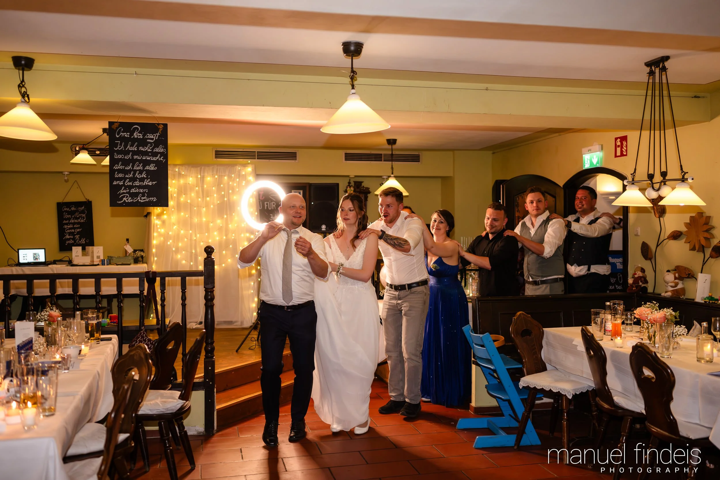 1098_Hochzeit_VuA_www.manuelfindeis.com.jpg