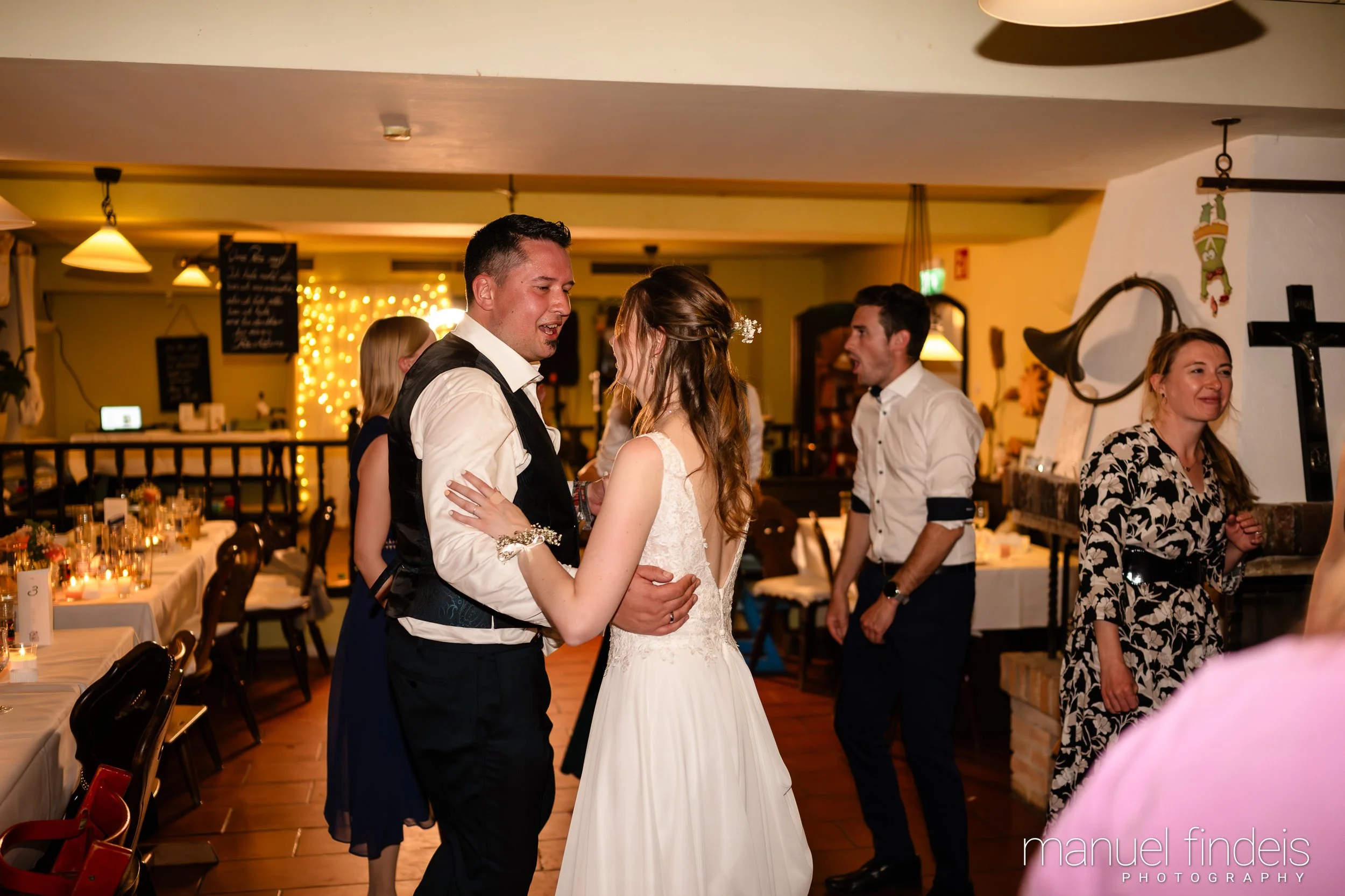 1133_Hochzeit_VuA_www.manuelfindeis.com.jpg