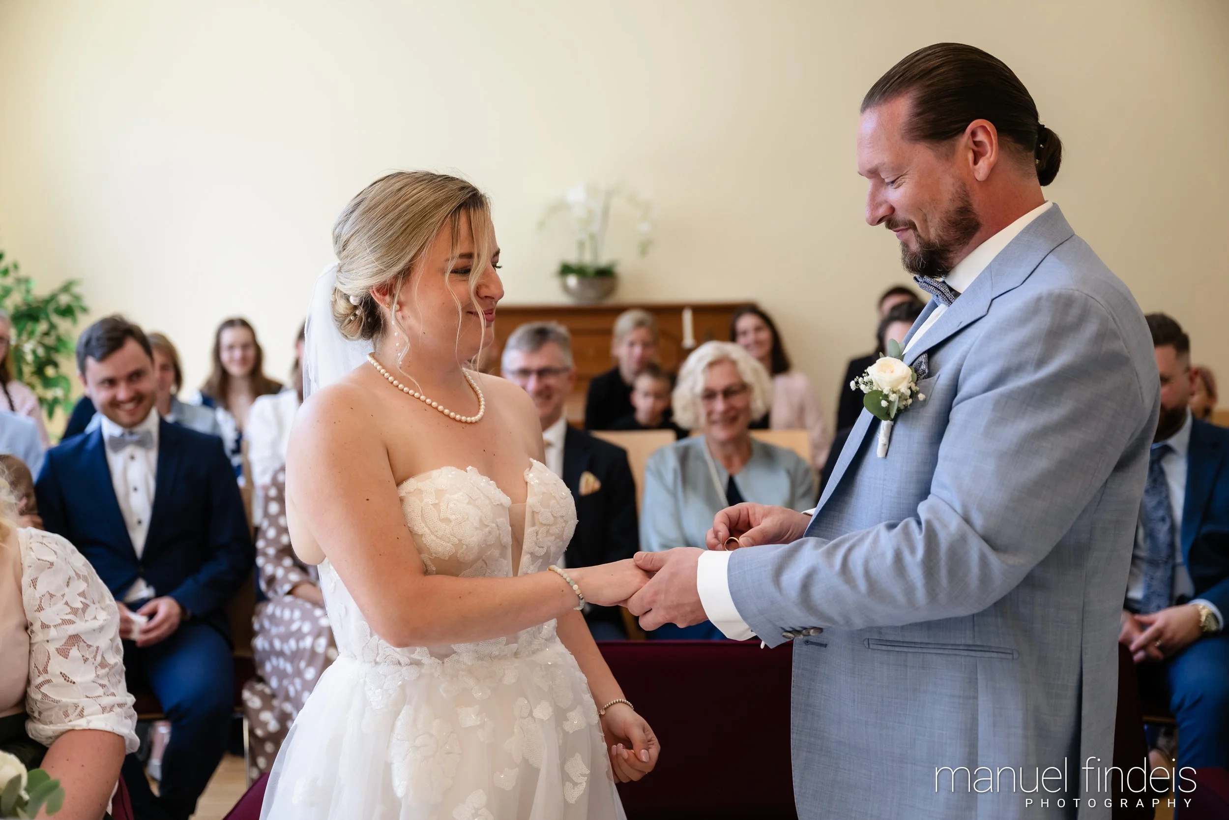 0269_Hochzeit_RundS_www.manuelfindeis.com.jpg