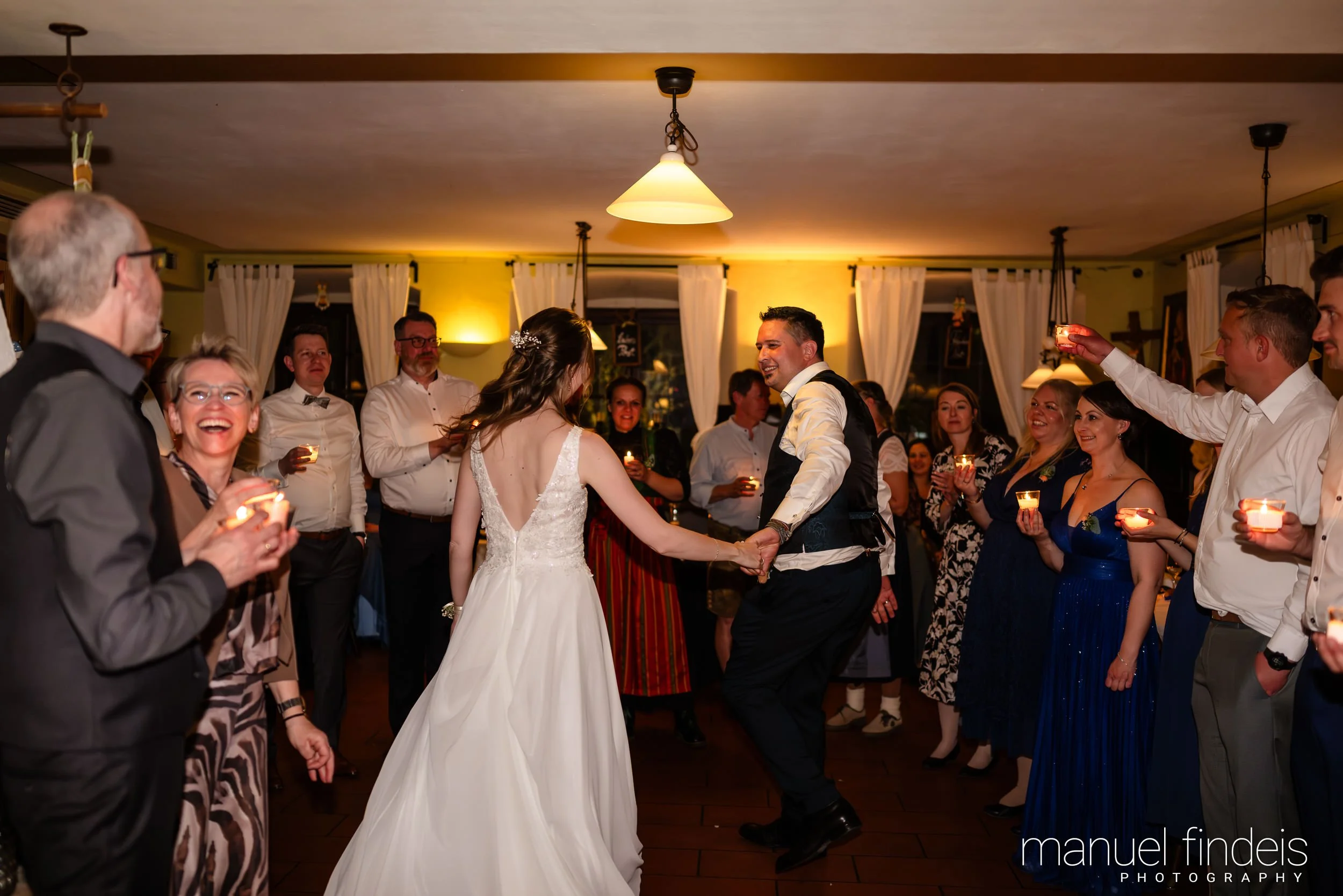 1151_Hochzeit_VuA_www.manuelfindeis.com.jpg