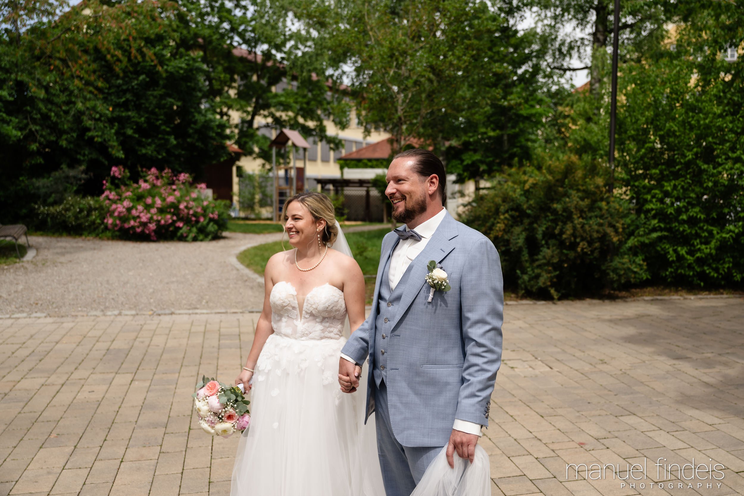0165_Hochzeit_RundS_www.manuelfindeis.com.jpg