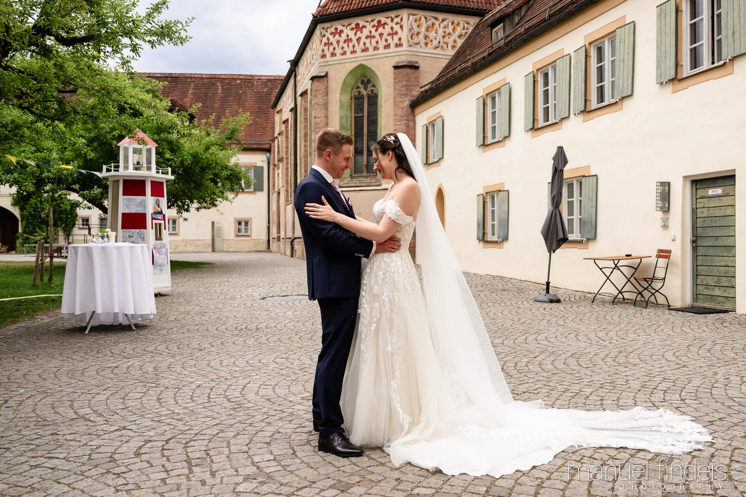 0038_Hochzeit_RuS_www.manuelfindeis.com.jpg