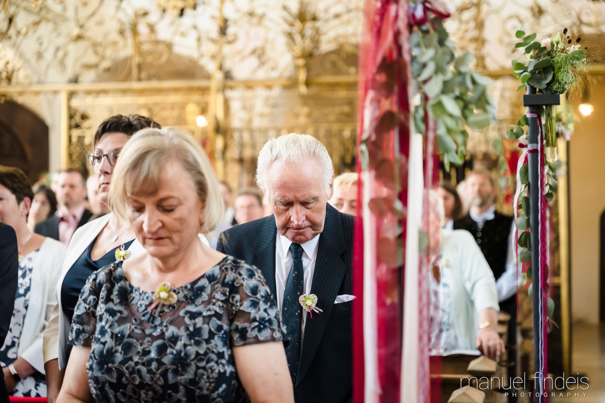 0366_Hochzeit-MuR-Kirche_www.manuelfindeis.com.jpg