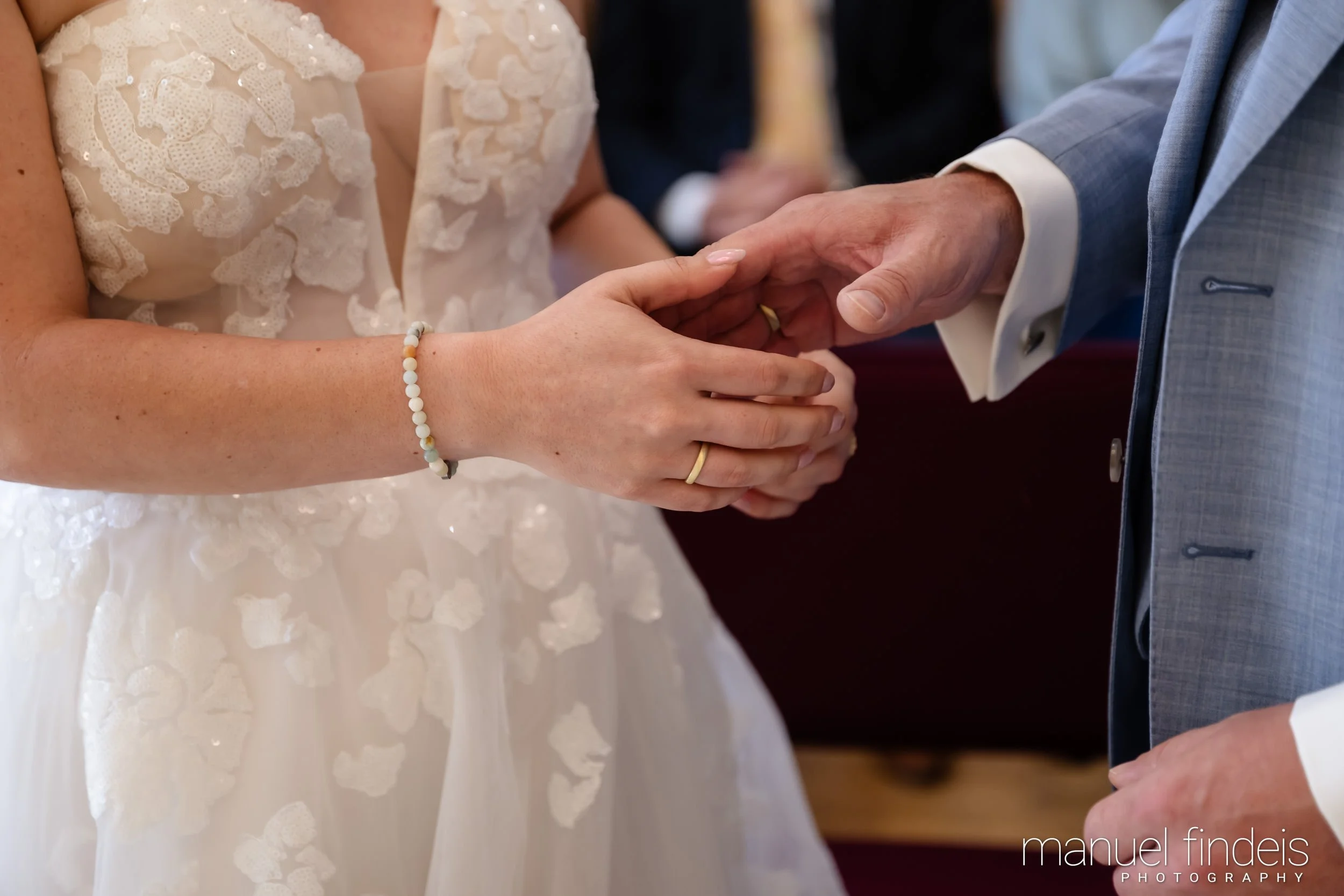 0279_Hochzeit_RundS_www.manuelfindeis.com.jpg
