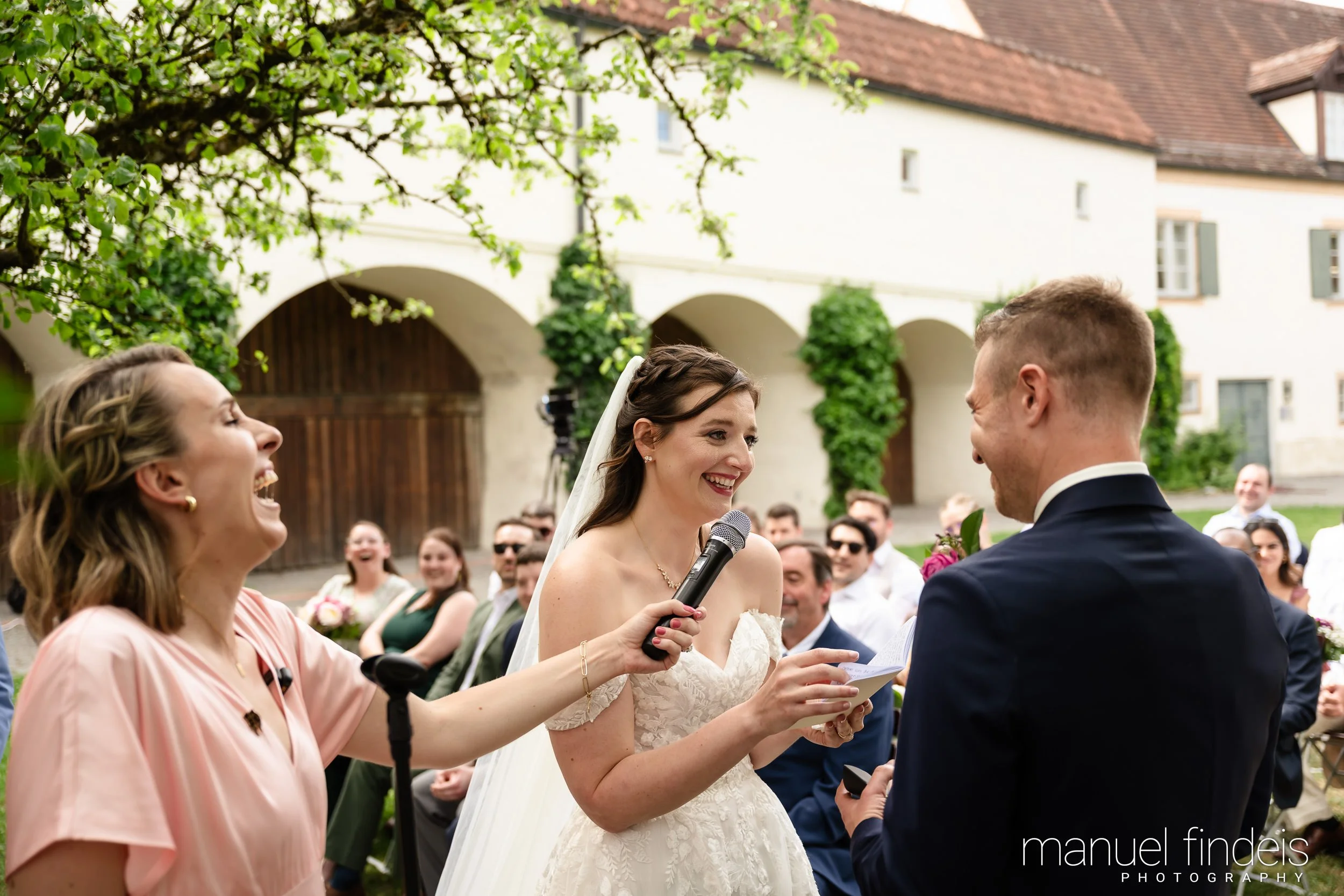 0194_Hochzeit_RuS_www.manuelfindeis.com.jpg