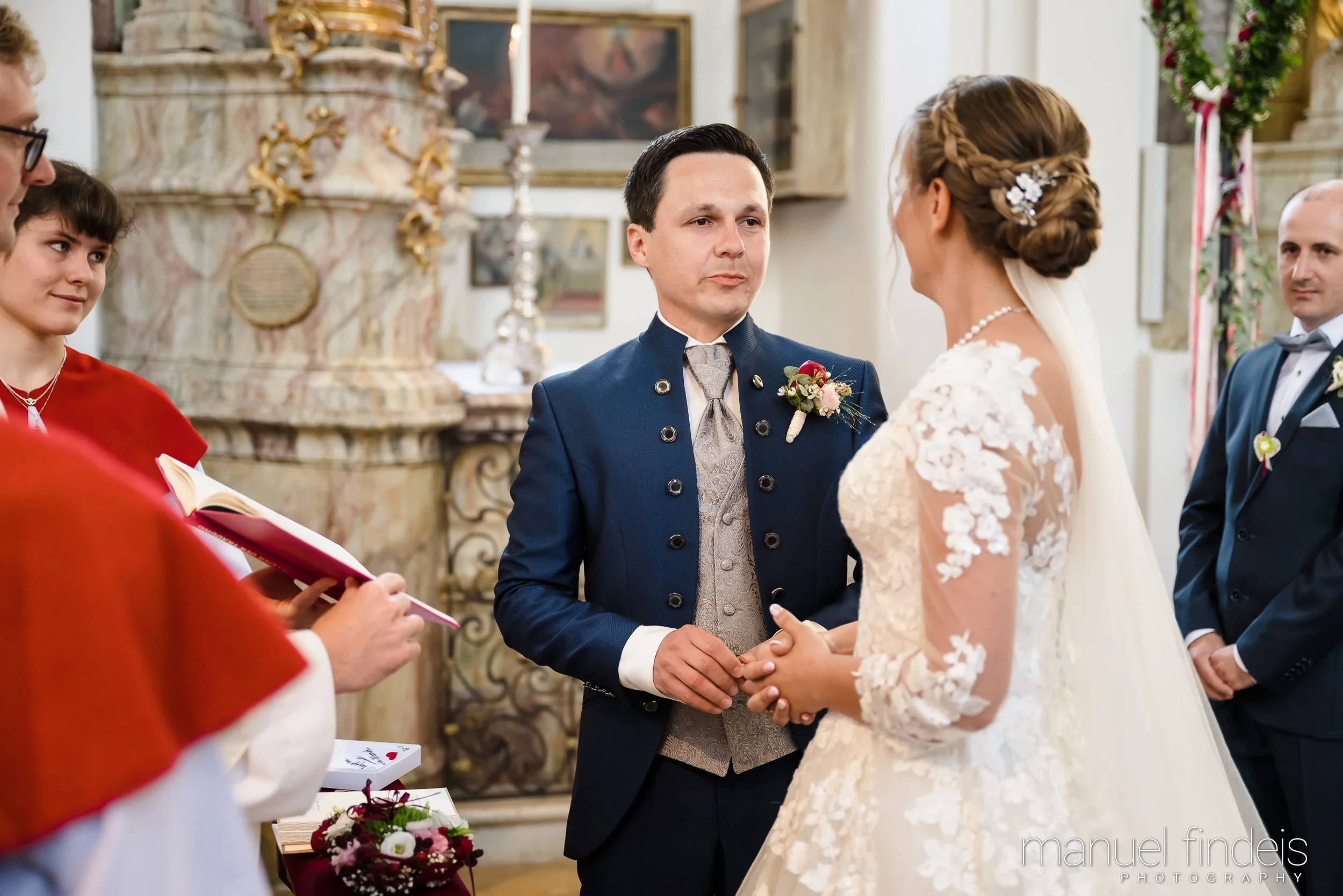 0307_Hochzeit-MuR-Kirche_www.manuelfindeis.com.jpg