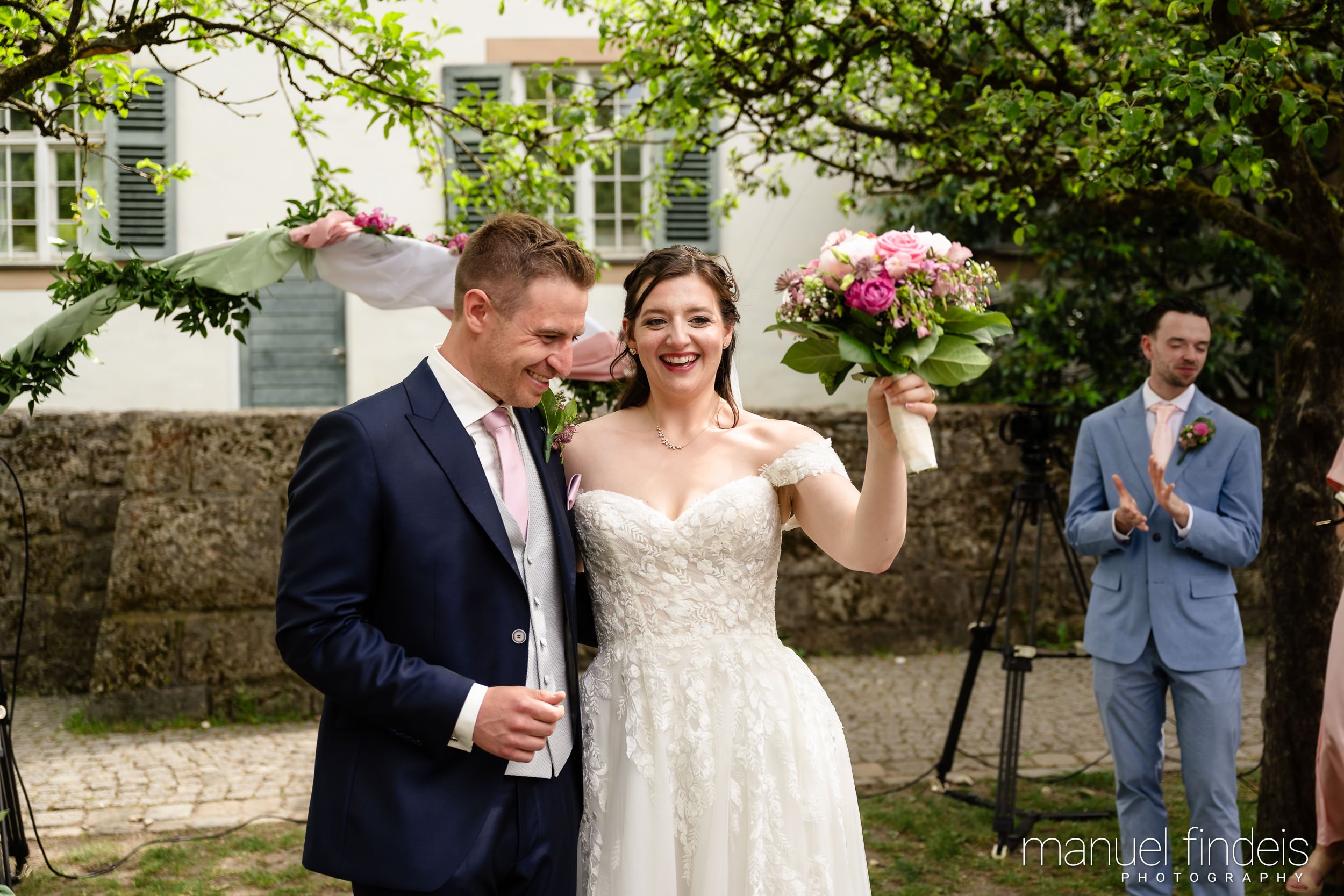 0254_Hochzeit_RuS_www.manuelfindeis.com.jpg