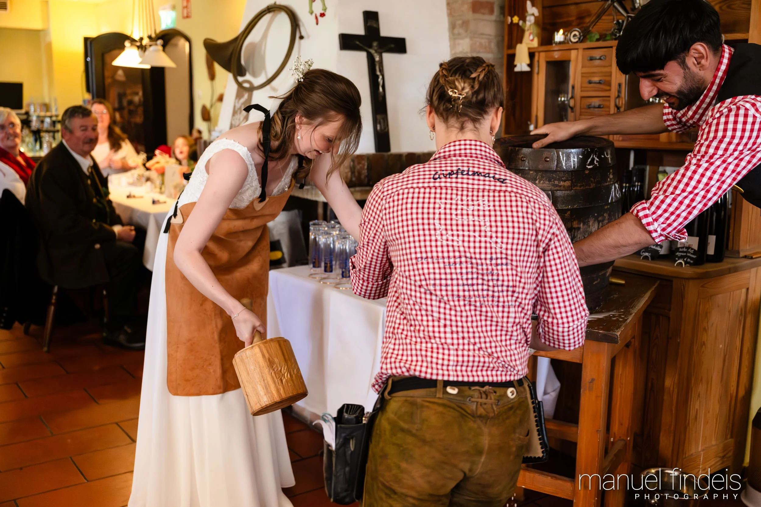 0683_Hochzeit_VuA_www.manuelfindeis.com.jpg