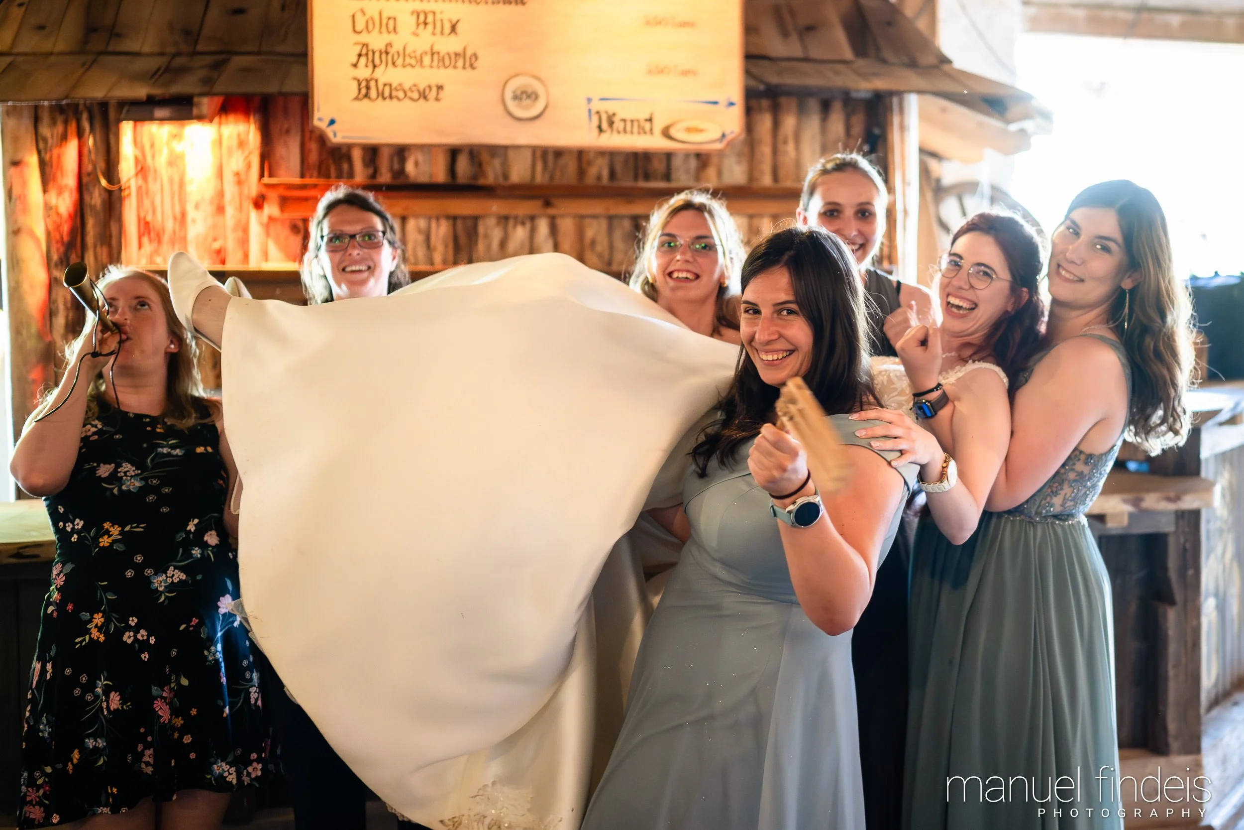 0666_Hochzeit-LUM_www.manuelfindeis.com.jpg