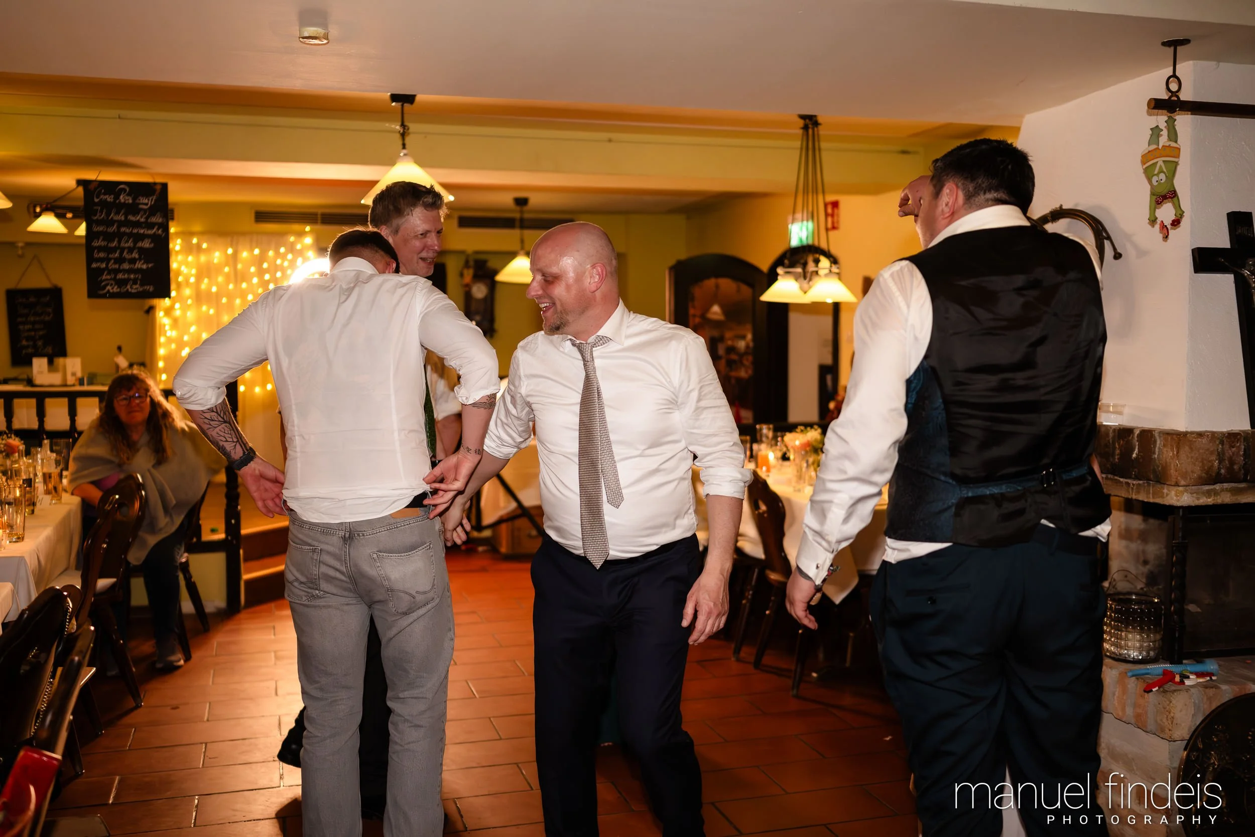 1123_Hochzeit_VuA_www.manuelfindeis.com.jpg