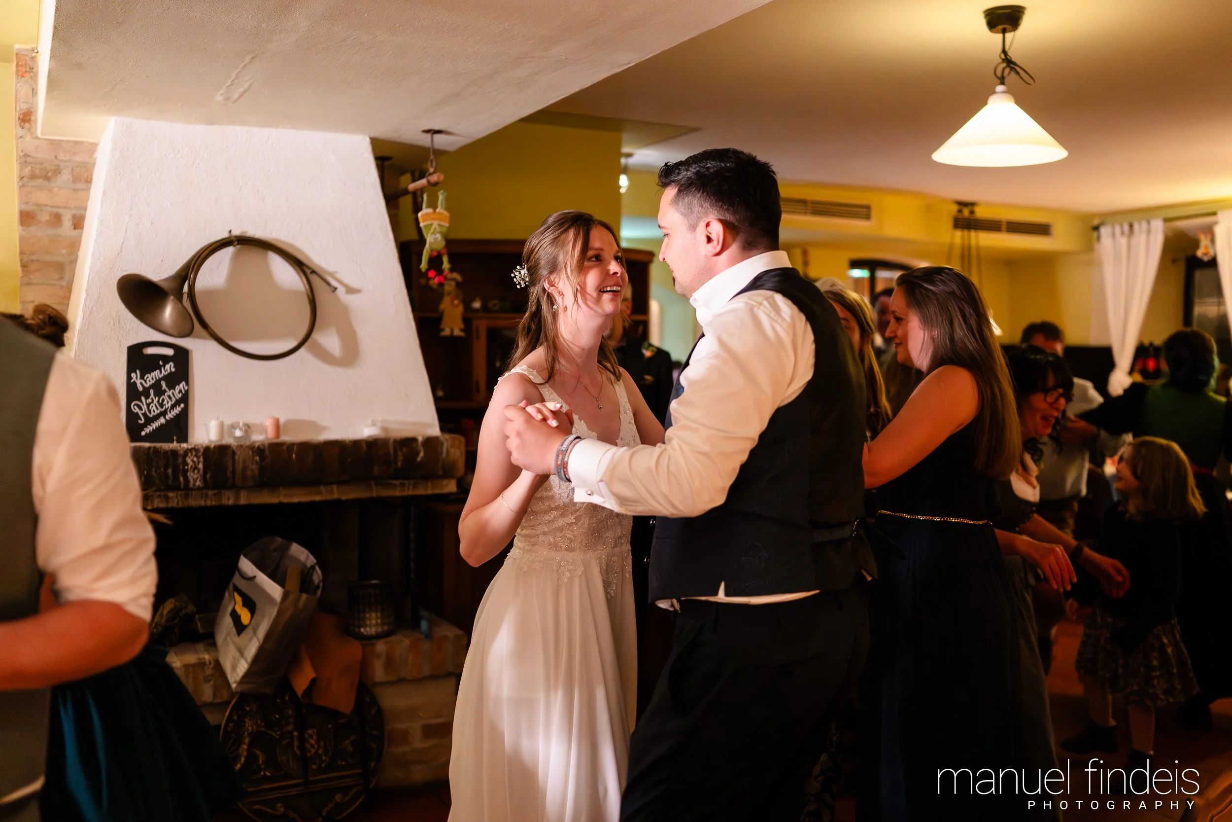 1000_Hochzeit_VuA_www.manuelfindeis.com.jpg