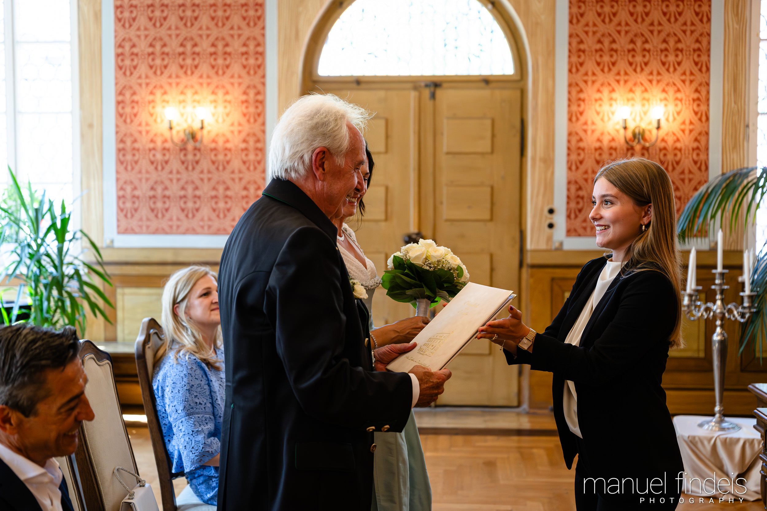 0185_Hochzeit_AuE_www.manuelfindeis.com.jpg