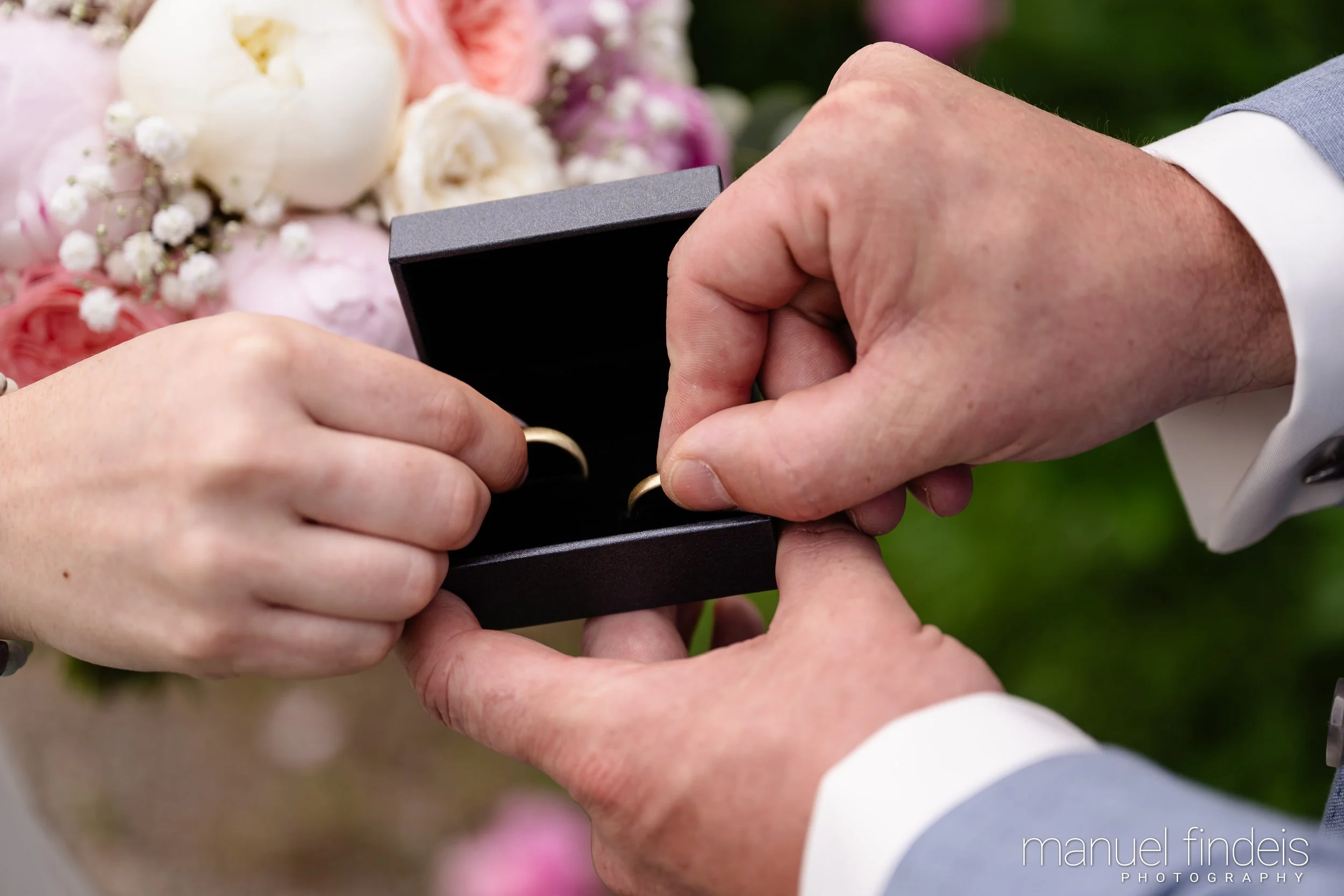 0130_Hochzeit_RundS_www.manuelfindeis.com.jpg