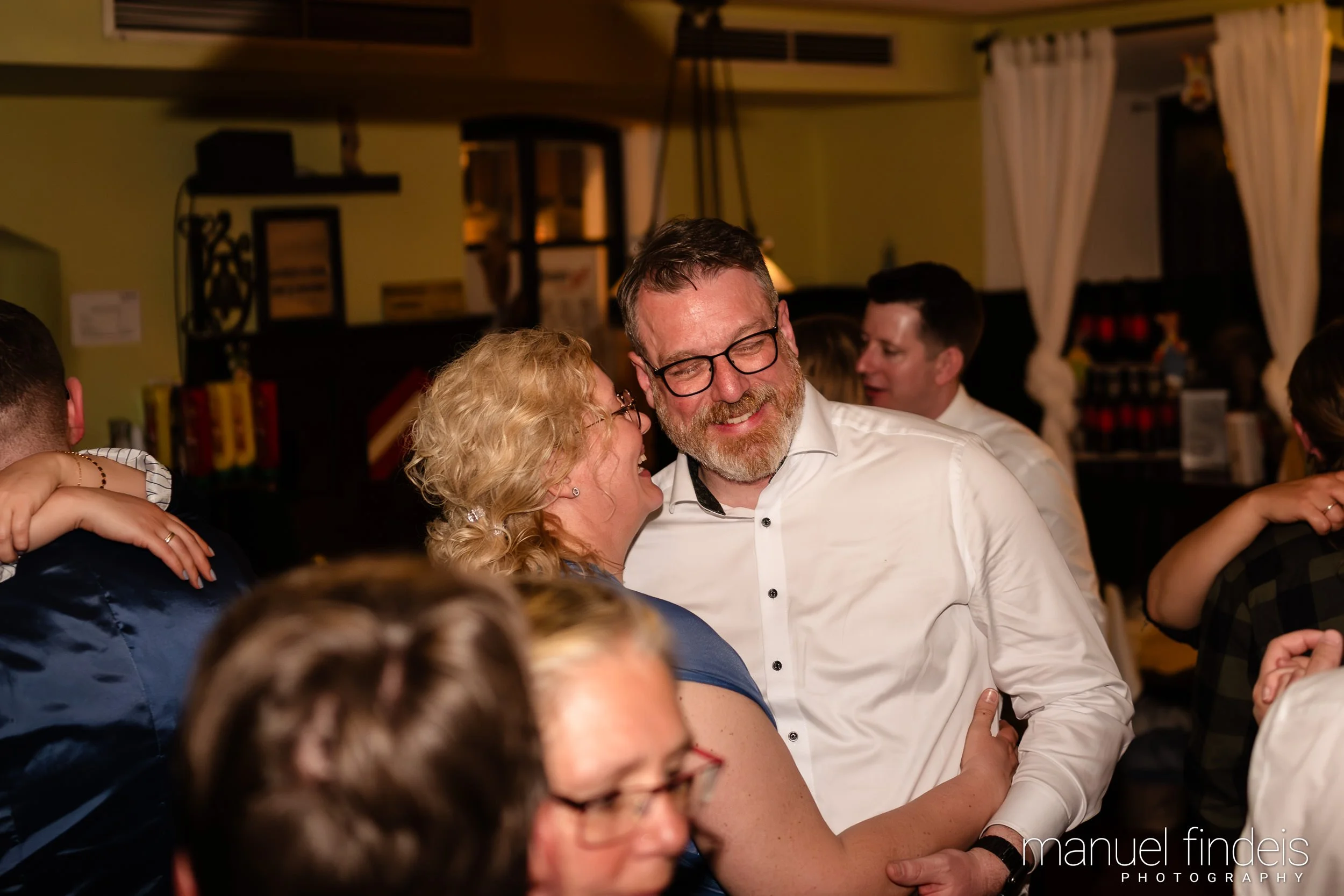 1141_Hochzeit_VuA_www.manuelfindeis.com.jpg