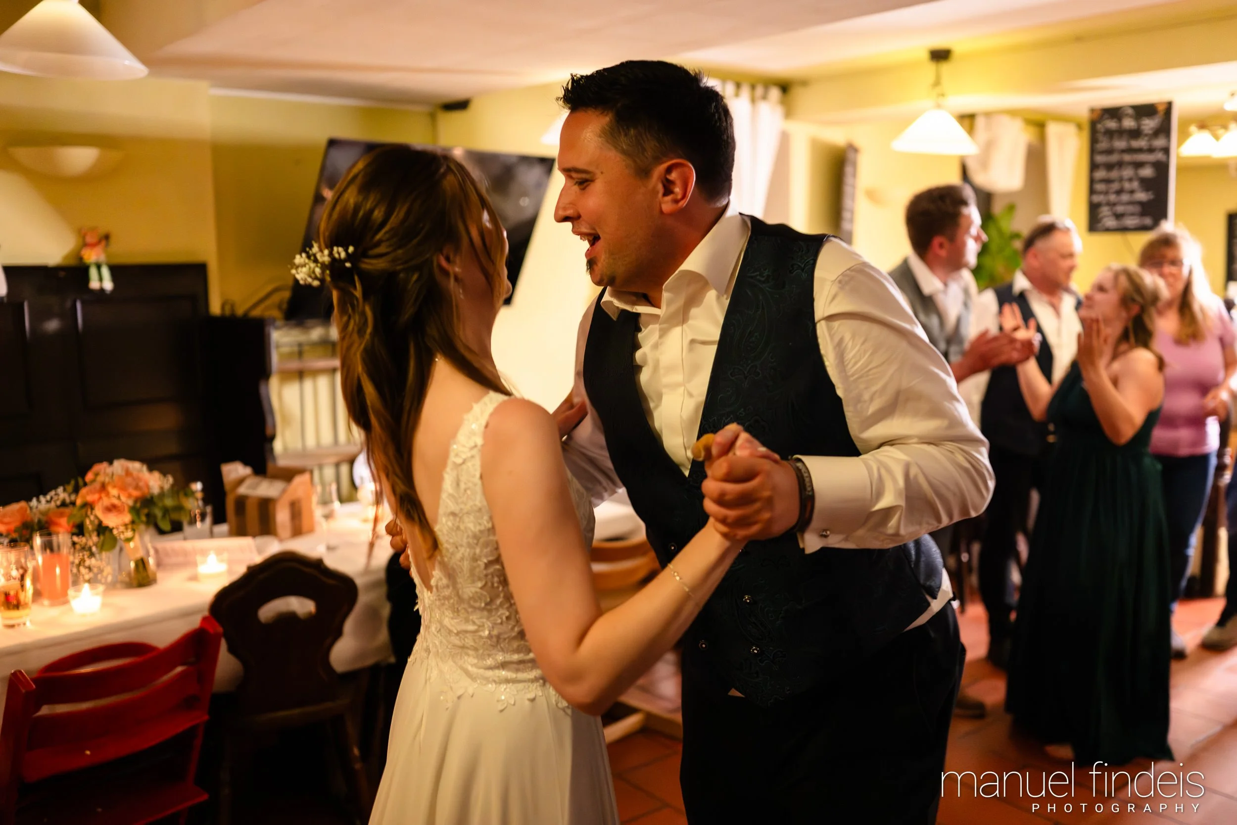 1019_Hochzeit_VuA_www.manuelfindeis.com.jpg