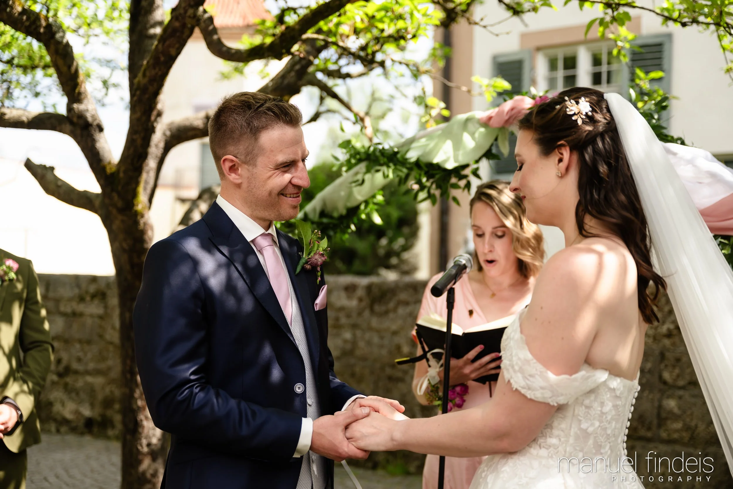 0119_Hochzeit_RuS_www.manuelfindeis.com.jpg