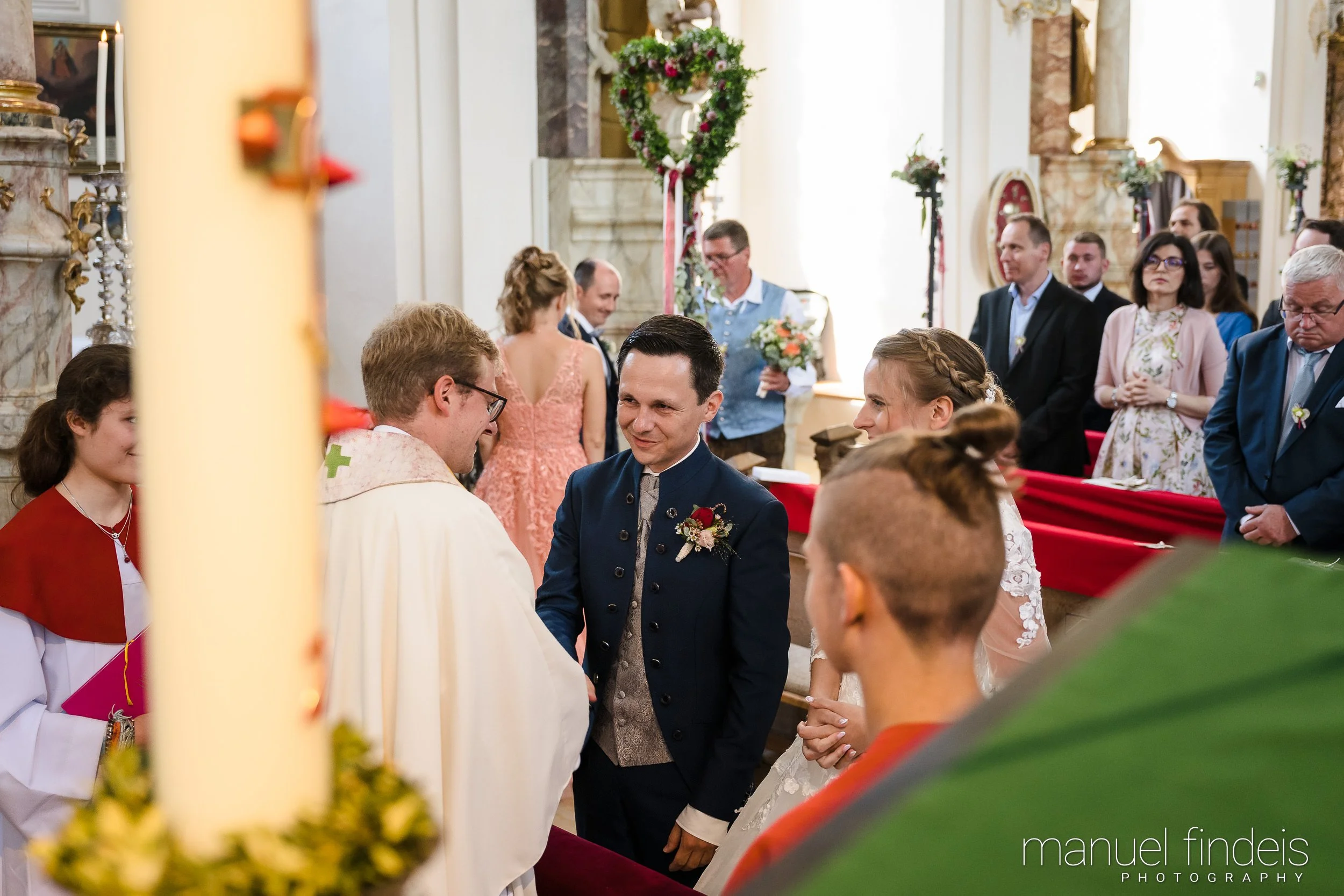 0371_Hochzeit-MuR-Kirche_www.manuelfindeis.com.jpg