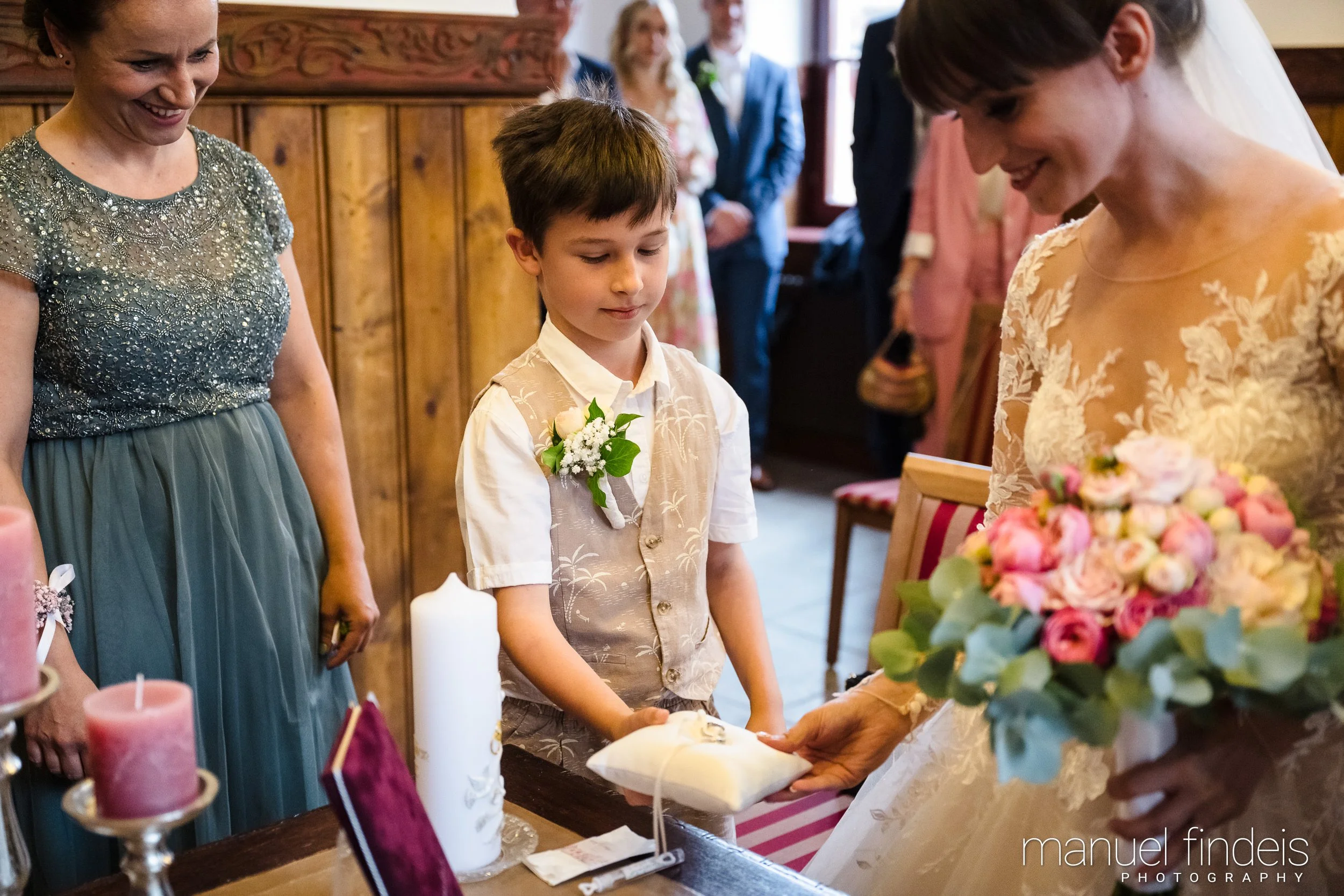 0192_Hochzeit-AuJ_www.manuelfindeis.com.jpg