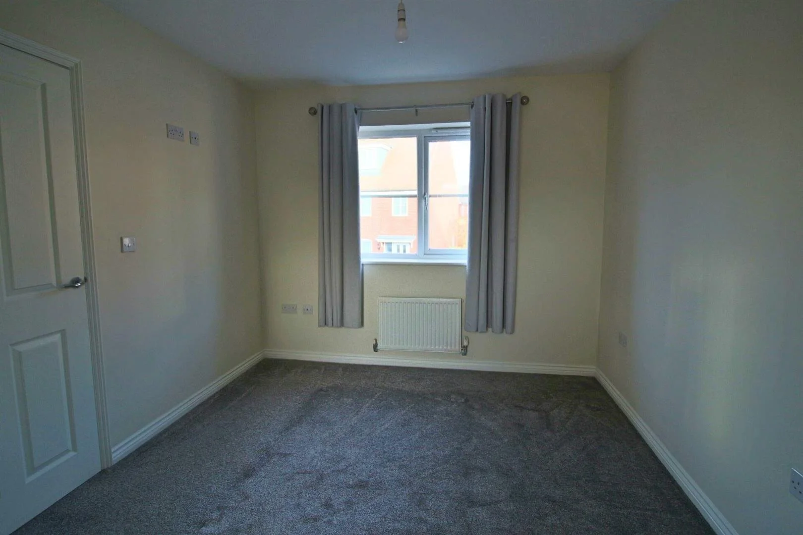 Three Bedroom For Rent, Aylesbury — 360 Properties