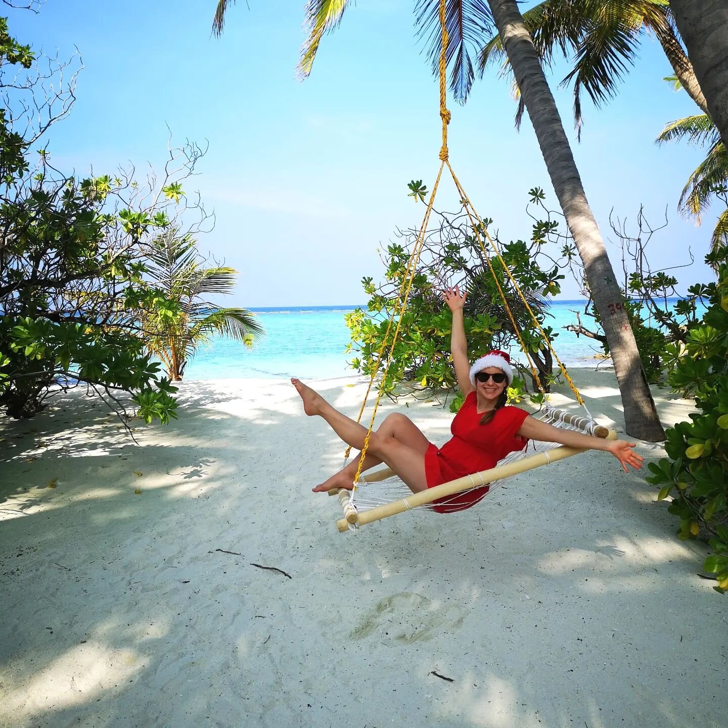 Merry Christmas from the Maldives!

🎄🤶⛄🎅🌟

#santaonaswing #christmassun #bestideaever
