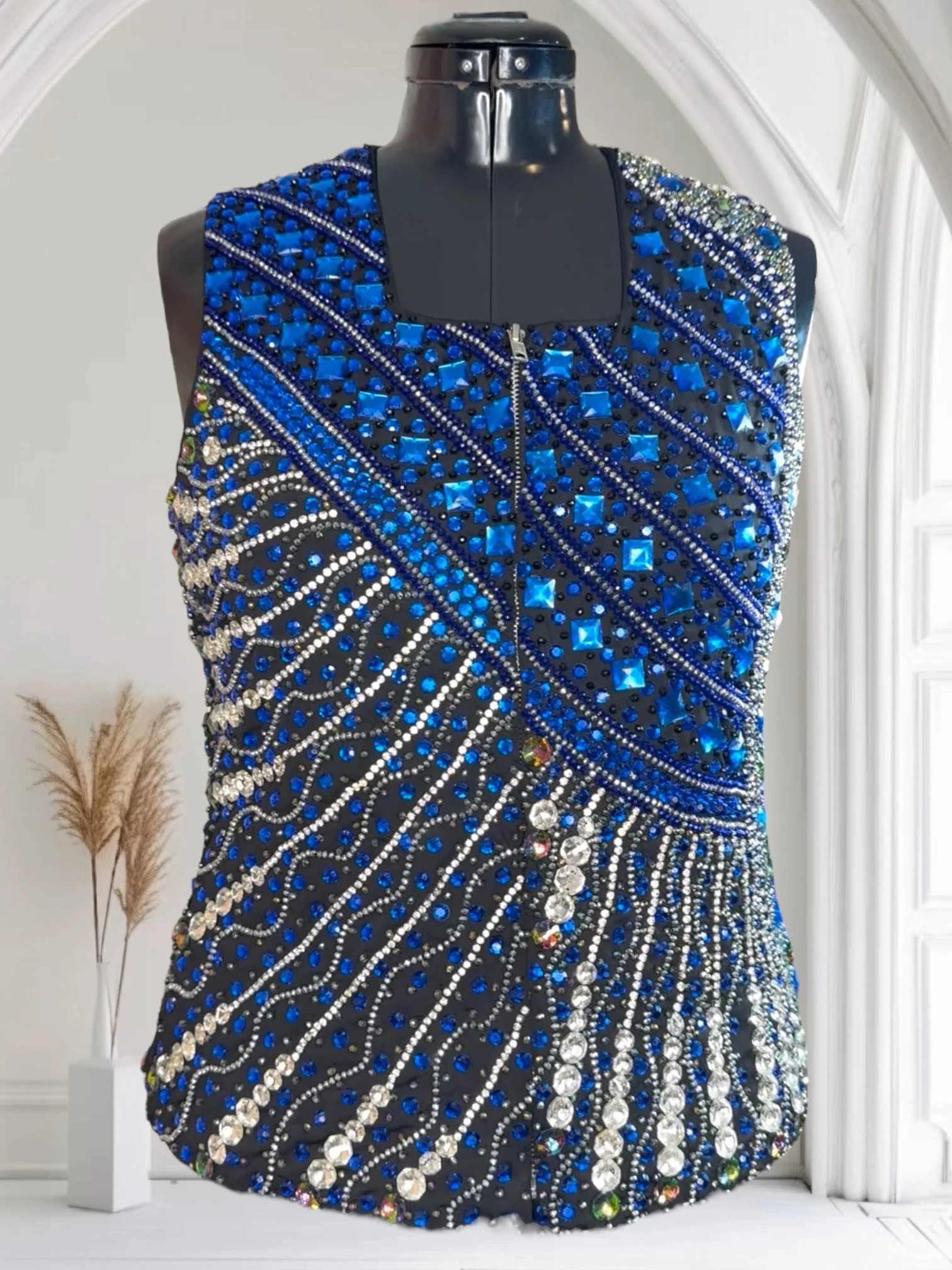 20250731_OHR.BabyLemur_EN-US9264861498_UHD_bing - Copy - Copy.jpg