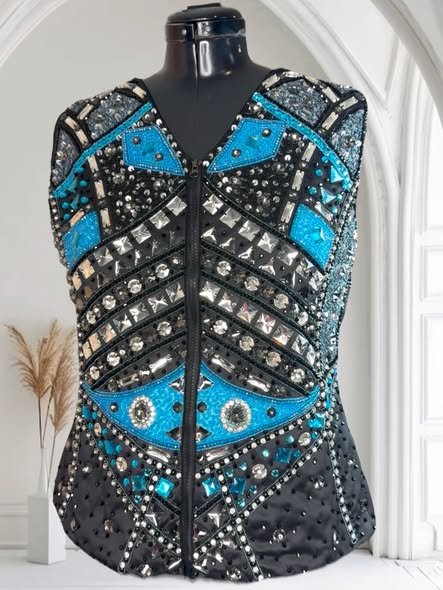 20250731_OHR.BabyLemur_EN-US9264861498_UHD_bing - Copy - Copy.jpg