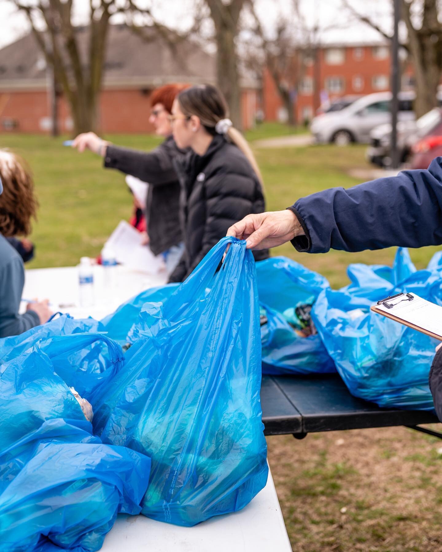 Thanks to partnerships with local grocery and produce teams, we are able to consistently serve fresh, nutritious produce to more than 400 families &amp; individuals across Columbus, Hilliard and Delaware every week. 🥬