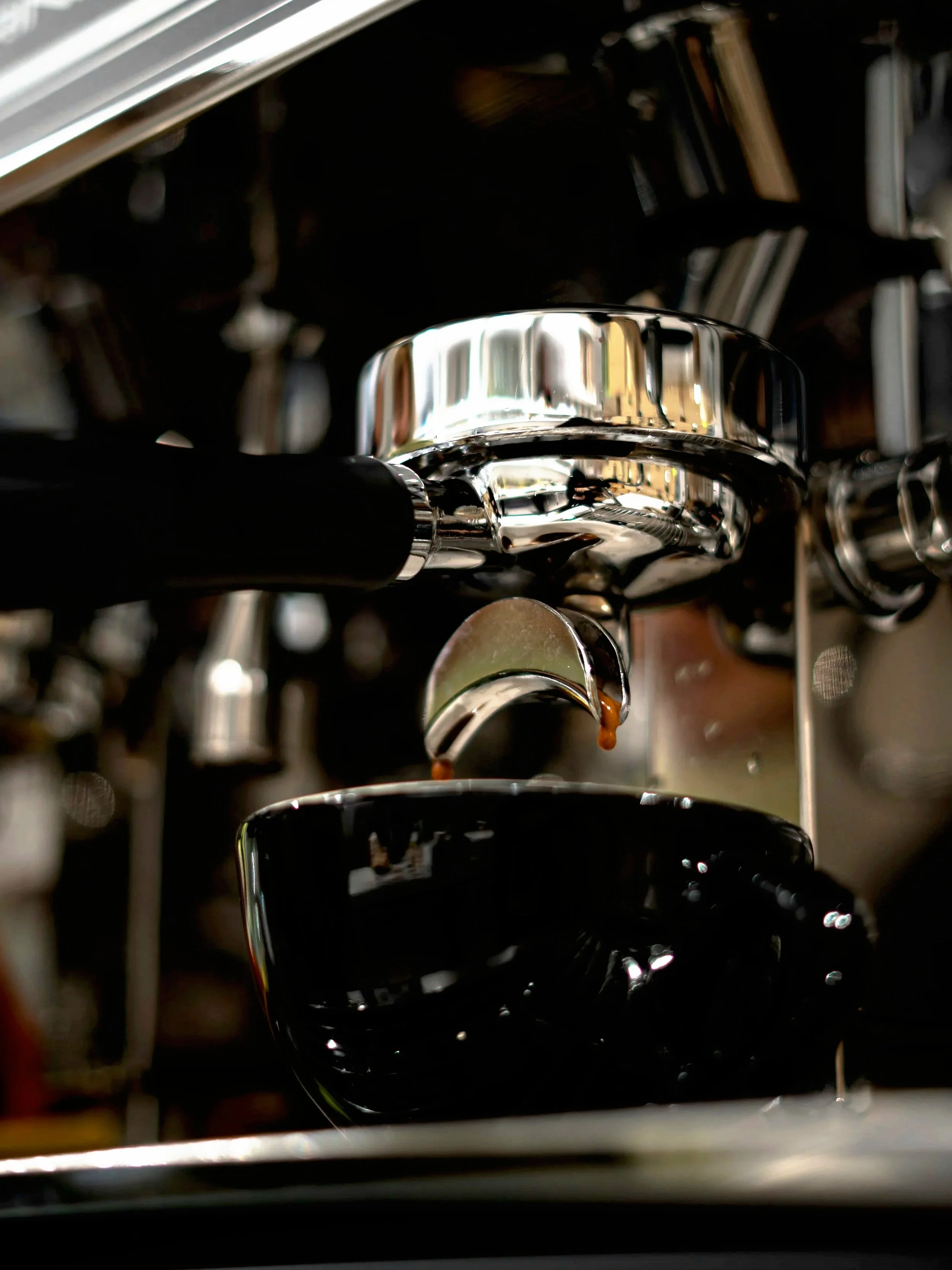 The Logic of Backflushing: Why Your Machine Needs a "Reverse Wash".