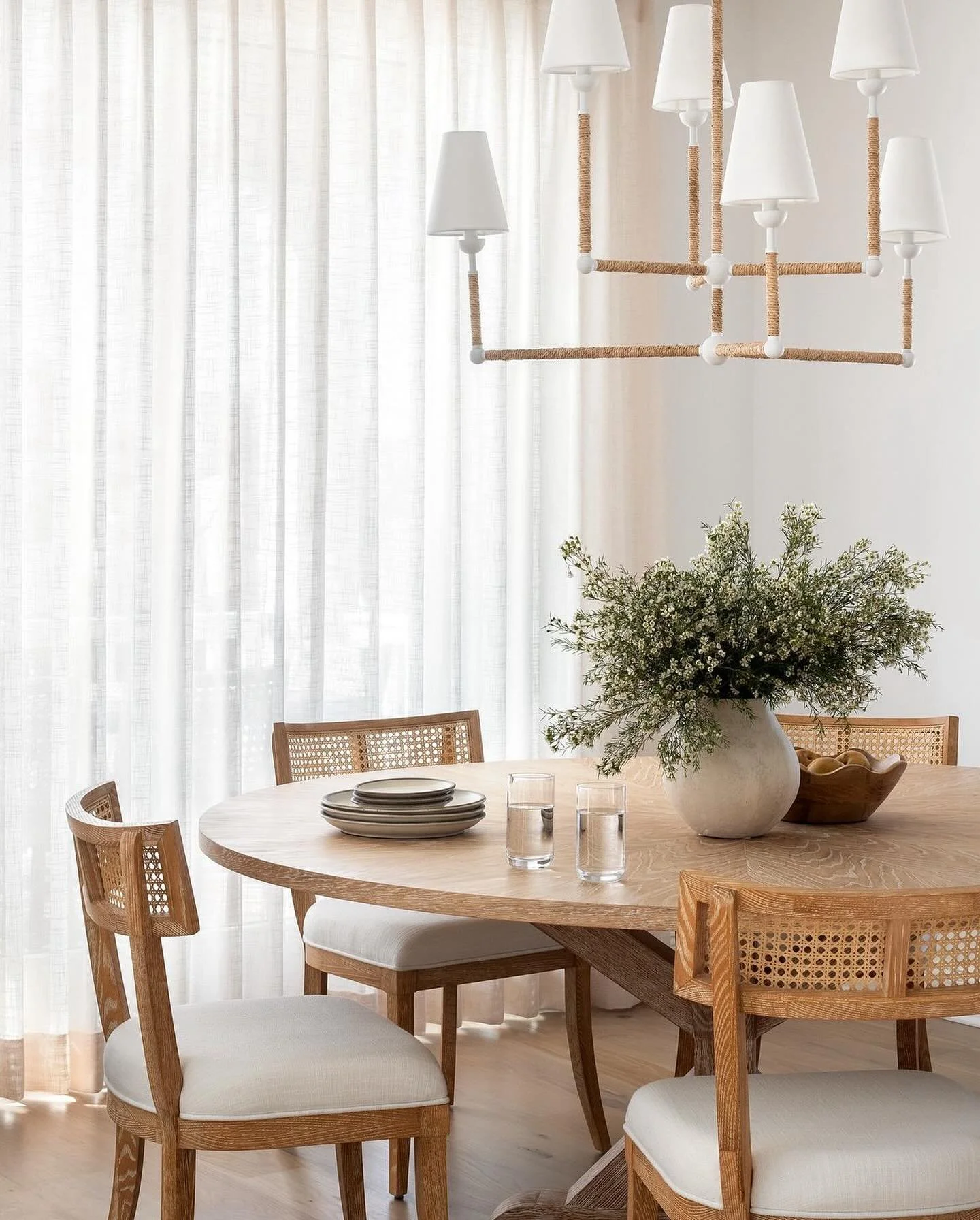 Design: @stephaniekrausdesigns 
Photography: @mcbecks_pix 
Styling: @gabriellealangdon