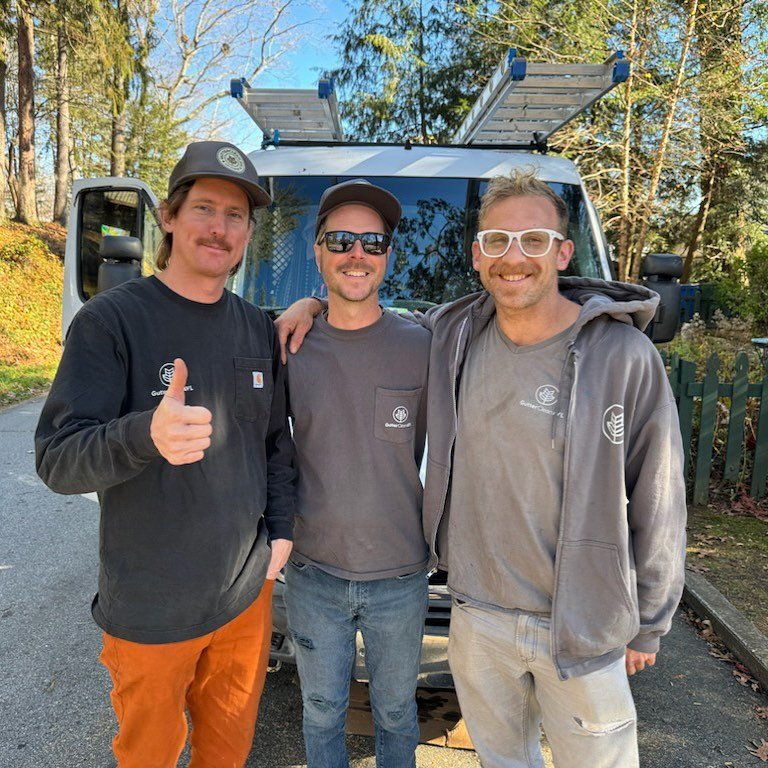Happy holidays from GutterClean AVL 🍁
PS It&rsquo;s time to clean your gutters
