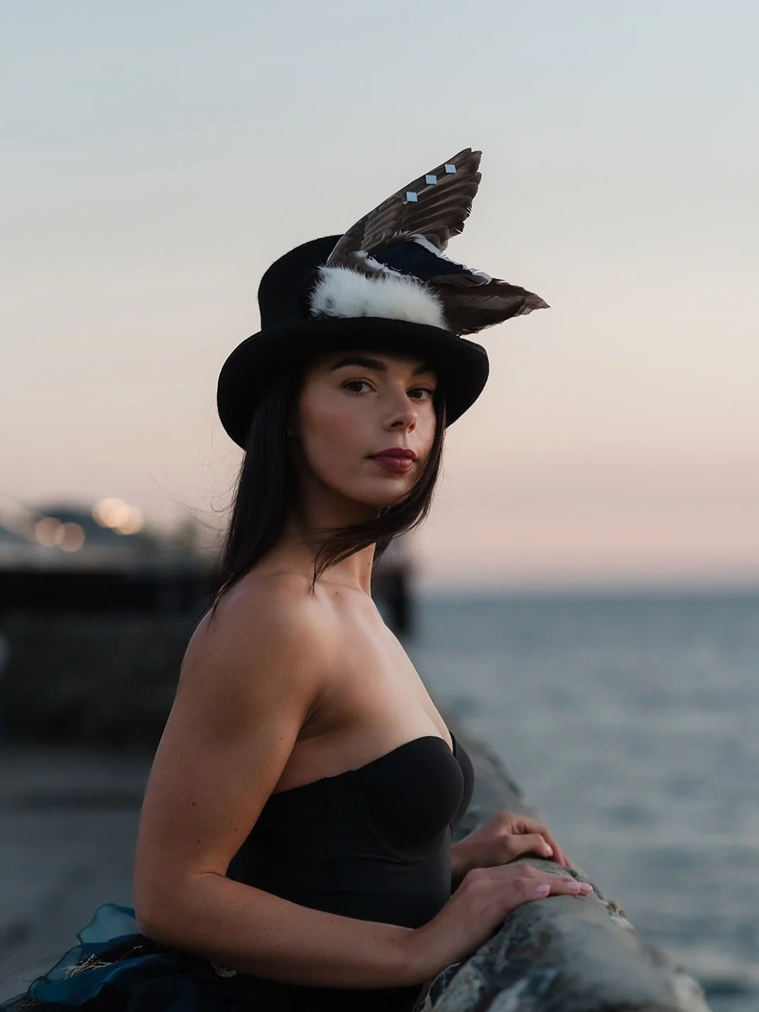 Another gorgeous sunset; another fun evening of shooting, this time with Lucinda from @feathered_fantasy, capturing her beautiful new creations, modelled by dancer Meg.

Being a dancer myself (although not as graceful as I used to be), I can&rsquo;t 