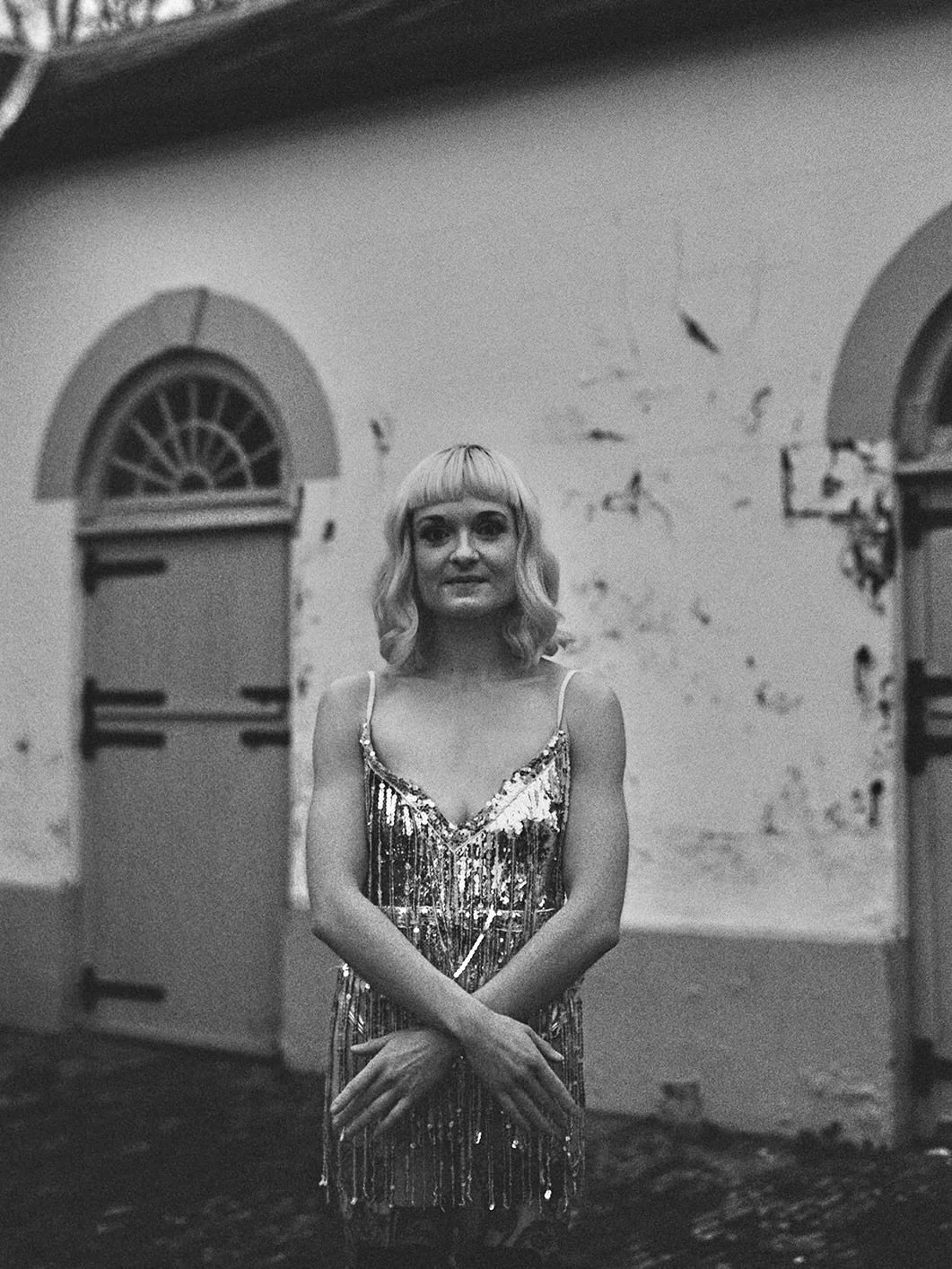 A few favourites from this year, all shot on my old 35mm Nikon.
I started out on film as a teenager, and I&rsquo;ve always loved the grain, the imperfections, and the way it makes moments feel timeless.
After 21 years of shooting weddings and session