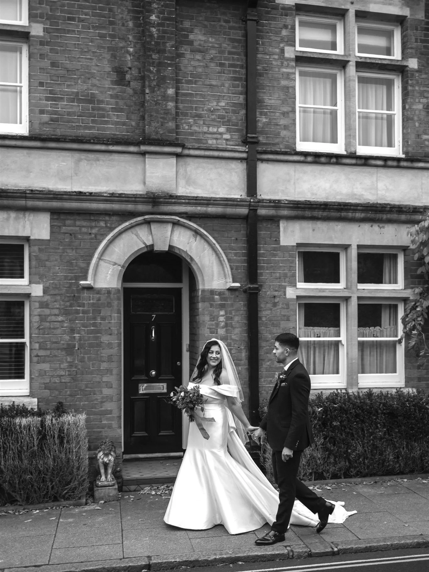A colourful winter wedding full of festive fun and twinkly lights. 

Arundel was the perfect backdrop for N &amp; T&rsquo;s wedding on Friday. The historic market town always looks beautiful,but even more so at Christmas. We were lucky with the weath