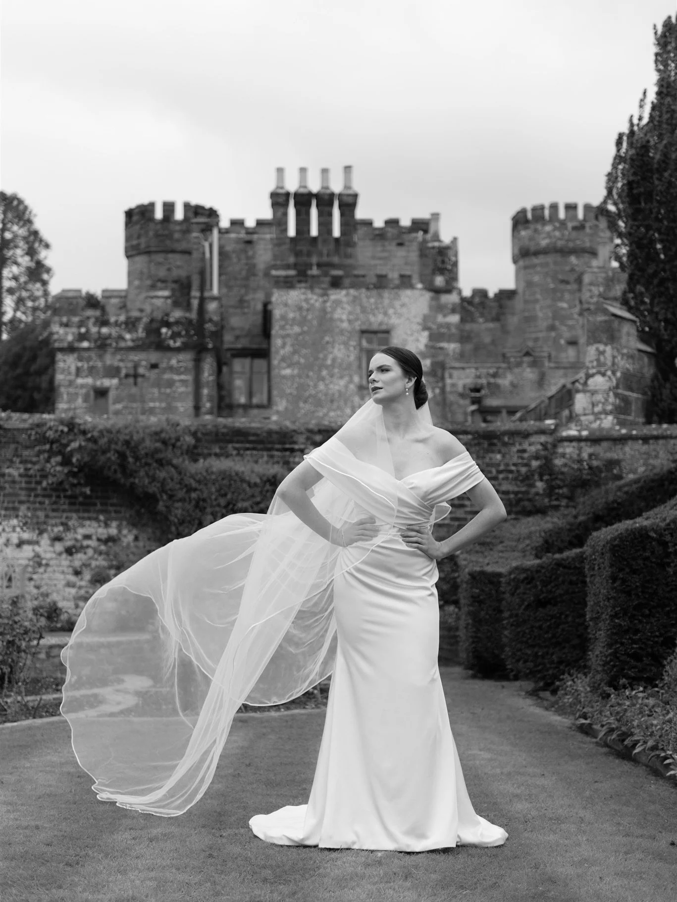 Bridal portraits in black and white. 
Playing with light, veils, symmetry and movement. 

#bridalphotography #blackandwhitephotography #weddinginspo #modernbride #editorial