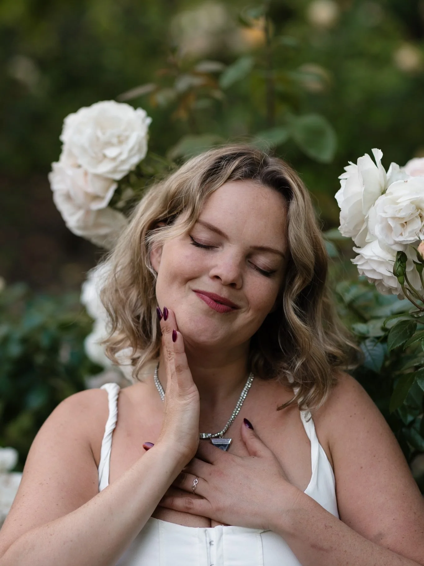 Some stills from an evening spent with @abiflynnworld shooting video for her upcoming songtracks. 

She&rsquo;s teased snippets this morning so head over to her account for a listen! 

Shot on location at a local park, @coastworthing and the beach.
