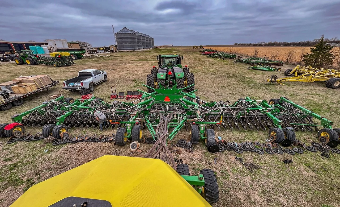 📍Bogata, TX |  #QDCrewCam

We&rsquo;ve had the opportunity to assist with servicing this 60&rsquo; John Deere 1890 over the past two years. Covering 15,000 acres each season, this operation depends on components that perform and hold up to the deman