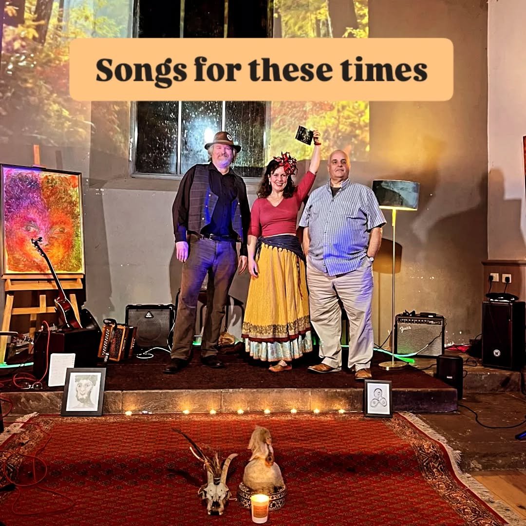 A big thank you to everyone who came to our album launch yesterday 🌟🔥🌟
You were a wonderful audience! I enjoyed every second with you 💚 
Keep an eye out, over the next few days I'm publishing 3 songs on the streaming platforms for you to listen. 