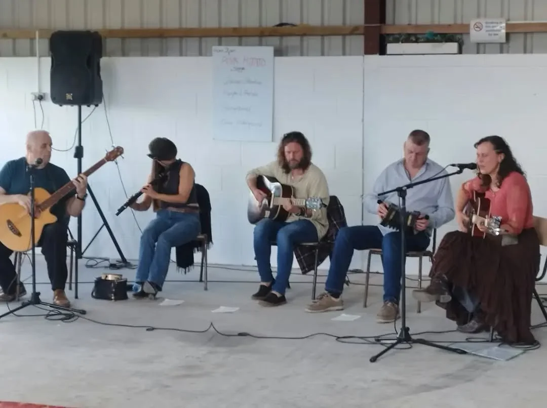 We did a lovely thing today at the Harvestmusicfestival 💛💚❤️ 
Thank you Miwa Sato , Laurence Ellis , Se&aacute;n &Oacute; Murch&uacute; and Declan Doherty!!! 🎶 and thank you Nick Bromfield and @urproductionsennis for the invite and the sound
🎯 I 