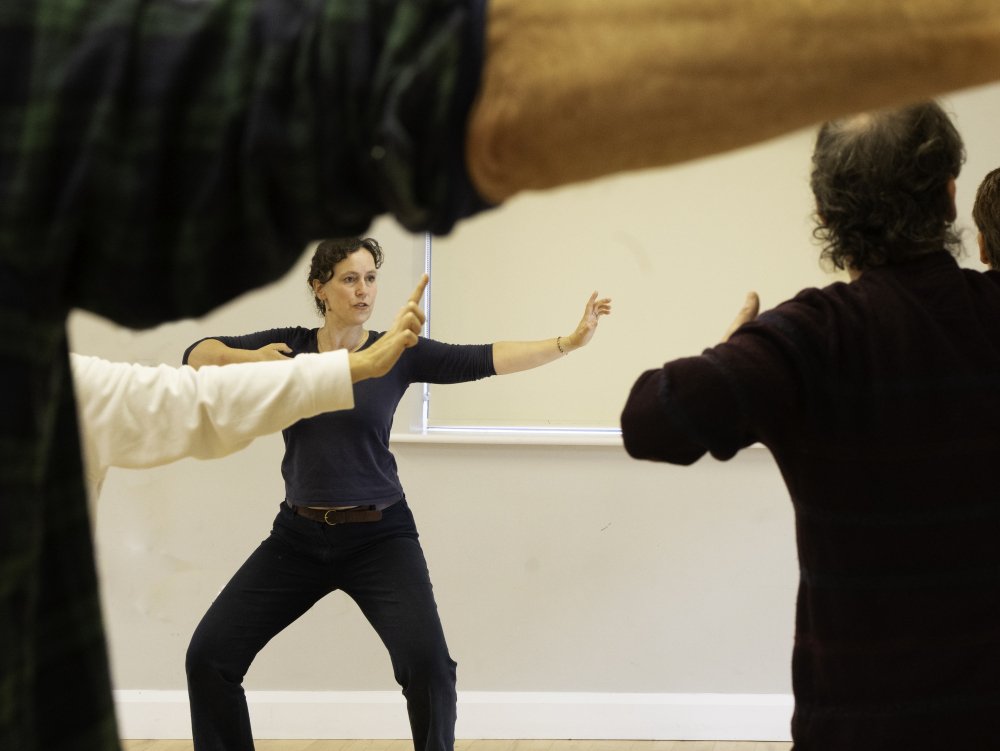 Drawing a bow, one of the movements of the Ba Duan Jin