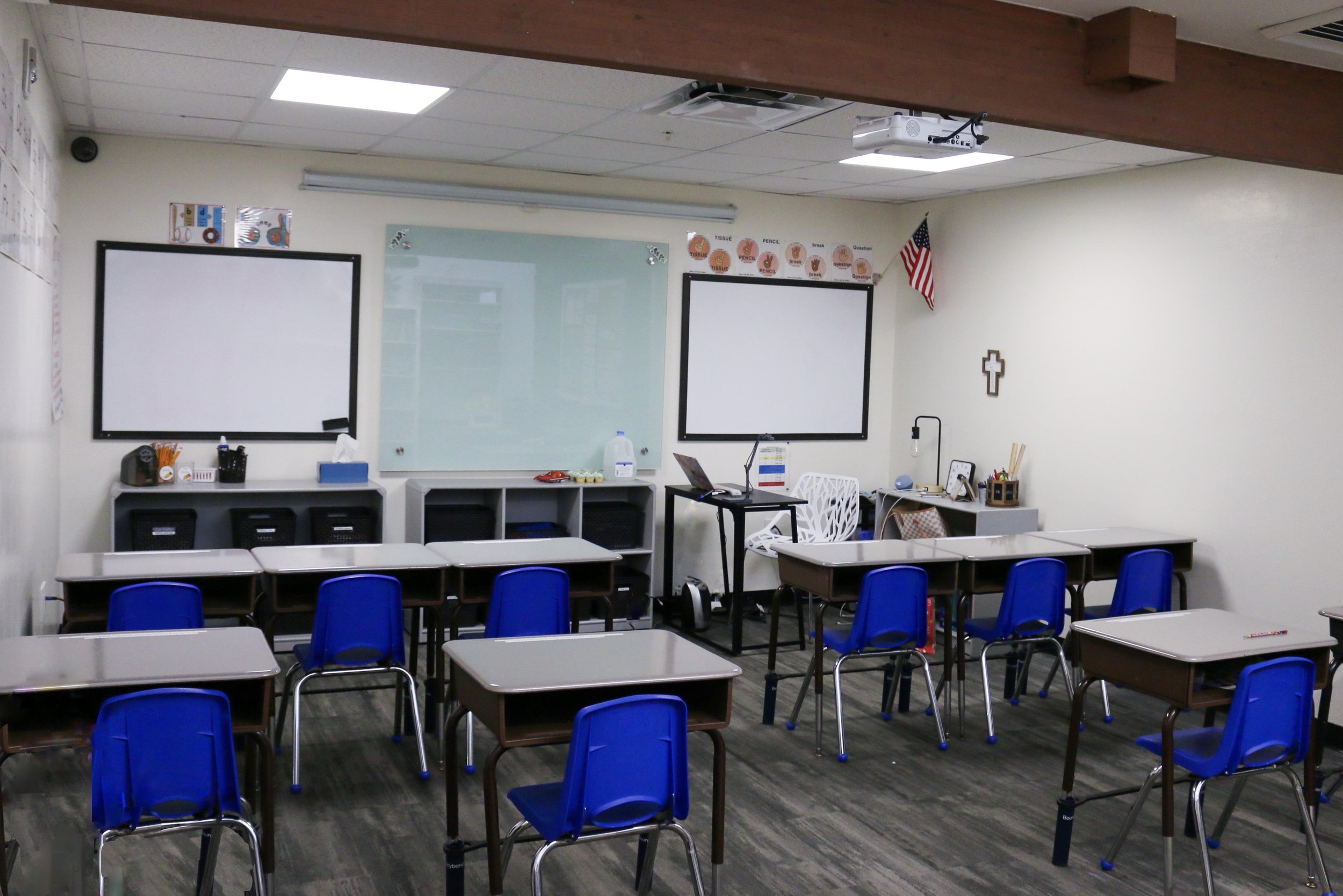 Science & Math Classroom at Doris Frey Campus in Naples, Florida - Campus Tour of Educational Pathways Academy, Private School for Dyslexia in Florida.jpeg