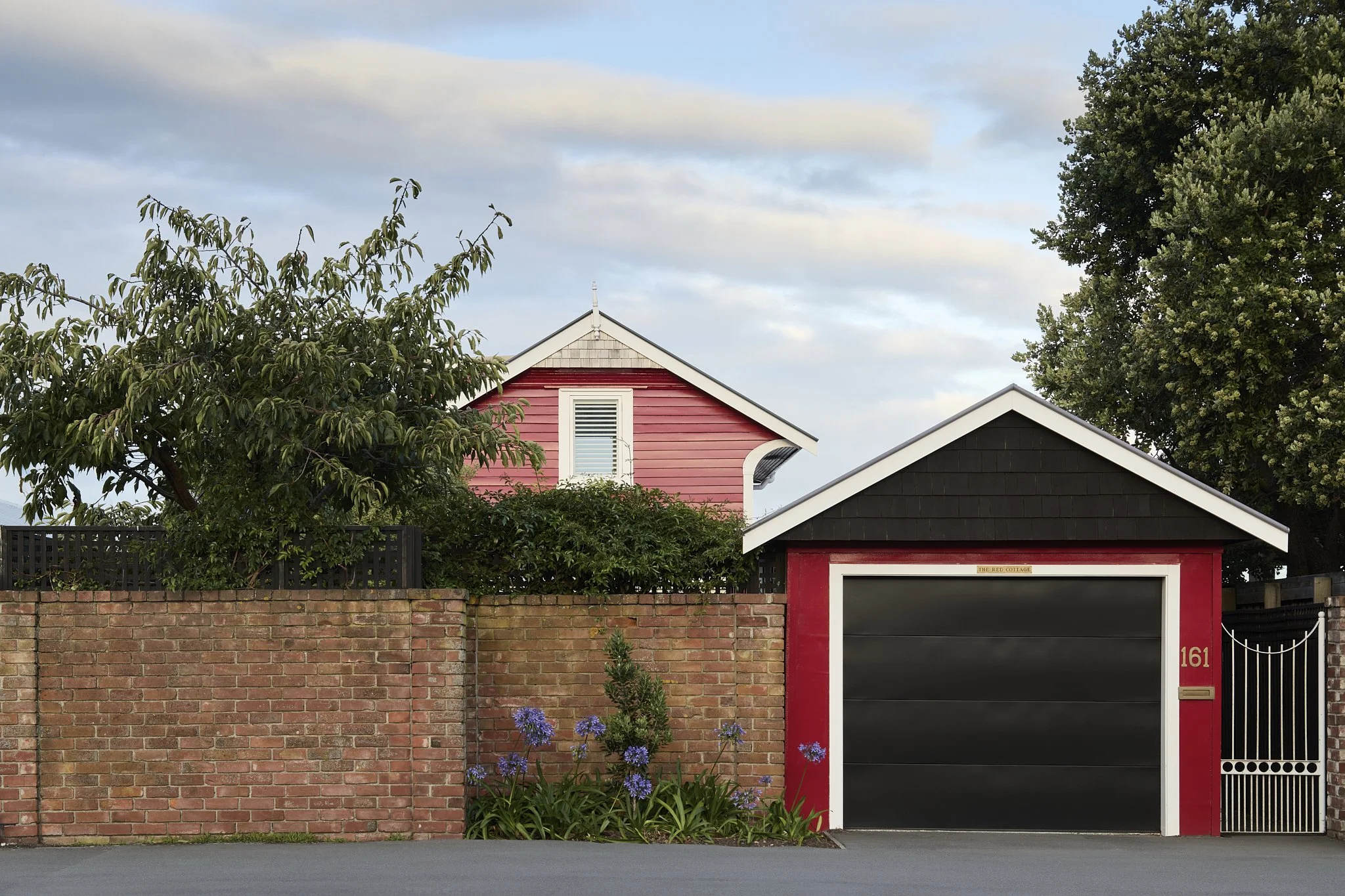 The Red Cottage c 1917, renovations by Chaplin Crooks Architects 2025