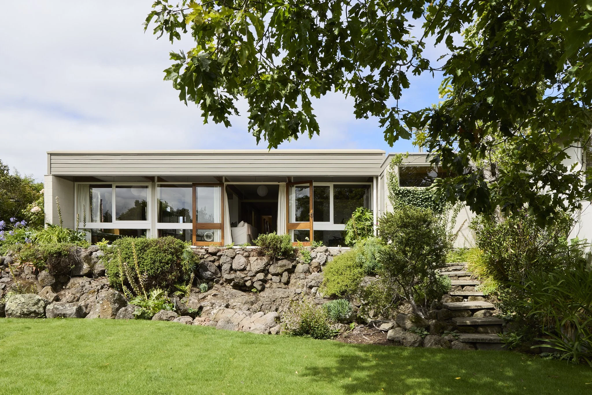 Wilson House, 1959, Warren and Mahoney Architects.