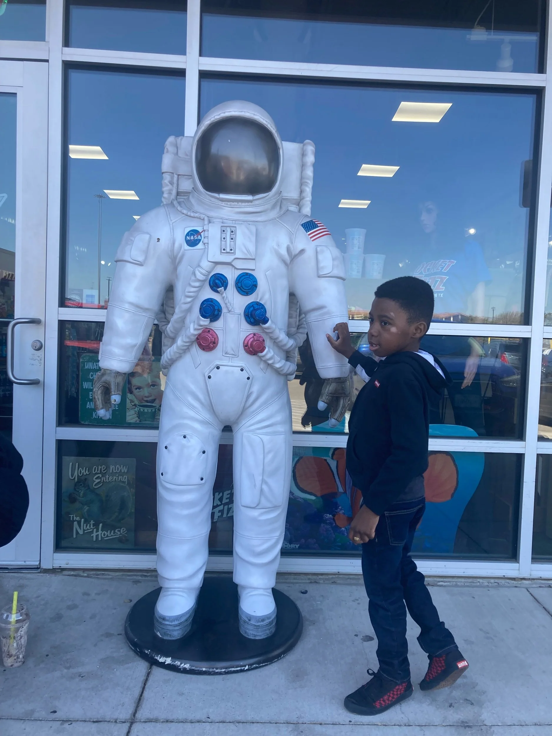 Kid in a candy store 🥰