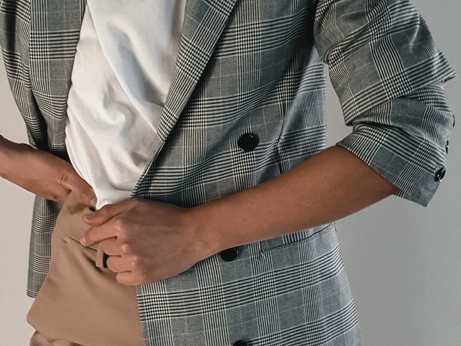 How To Roll Shirt Sleeves