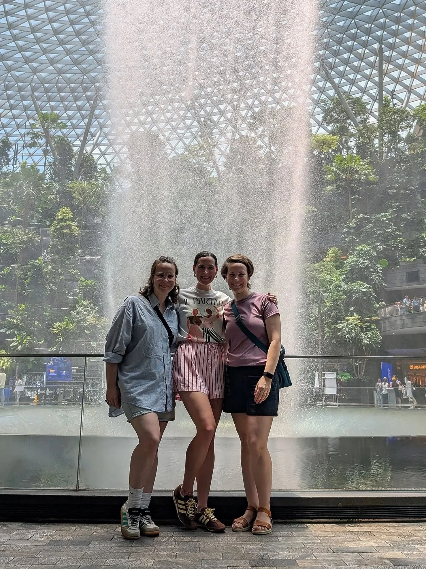 What an absolutely wild &amp; surreal experience meeting 2 of my Squad babes here in Singapore 😍 These beautiful sisters travelled all the way from Poland &amp; Finland and whilst it's not quite the Bali Retreat I had planned, I'm so incredibly grat